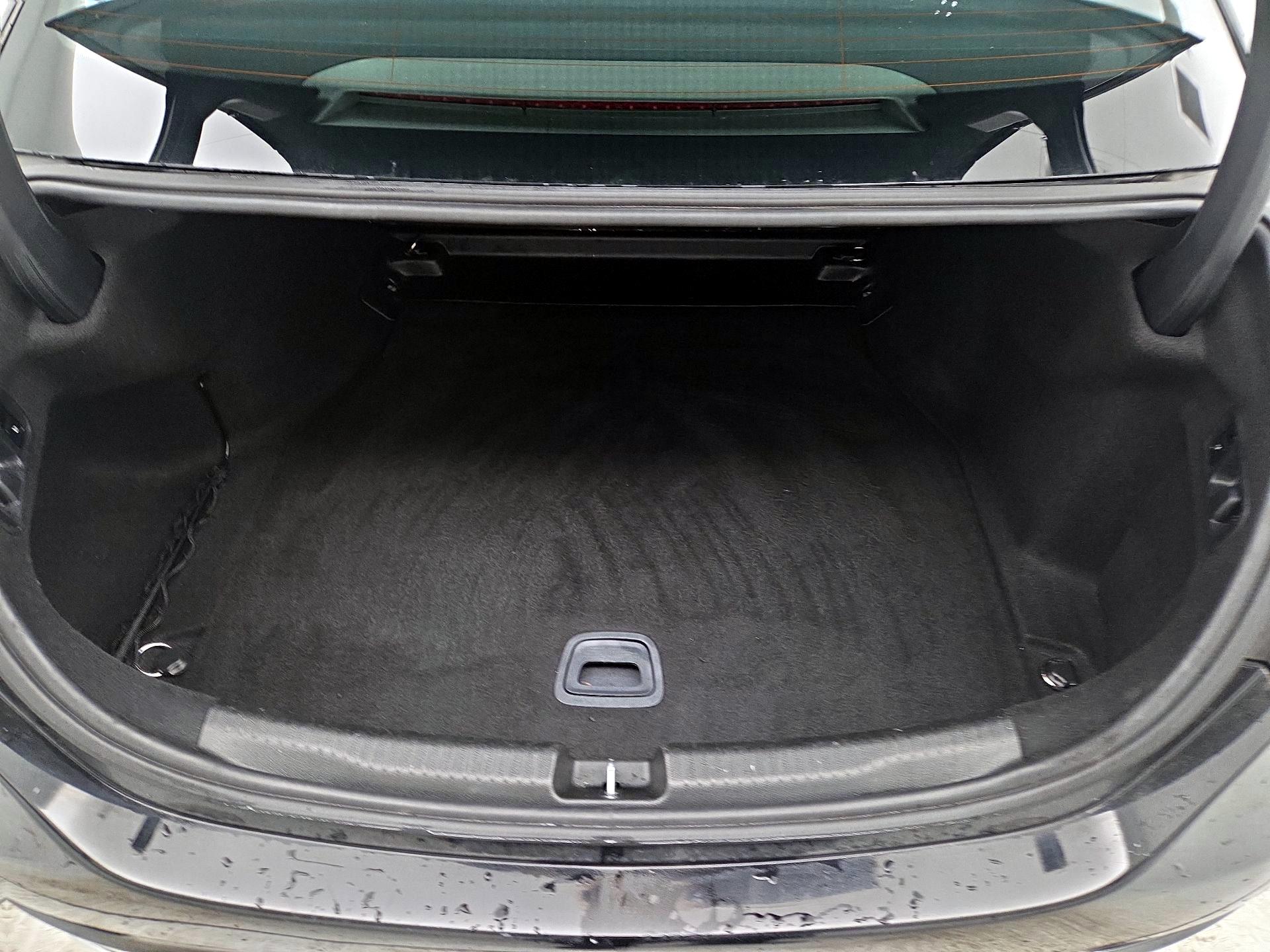 Thumbnail: 2023 Mercedes-Benz C-Class - 20