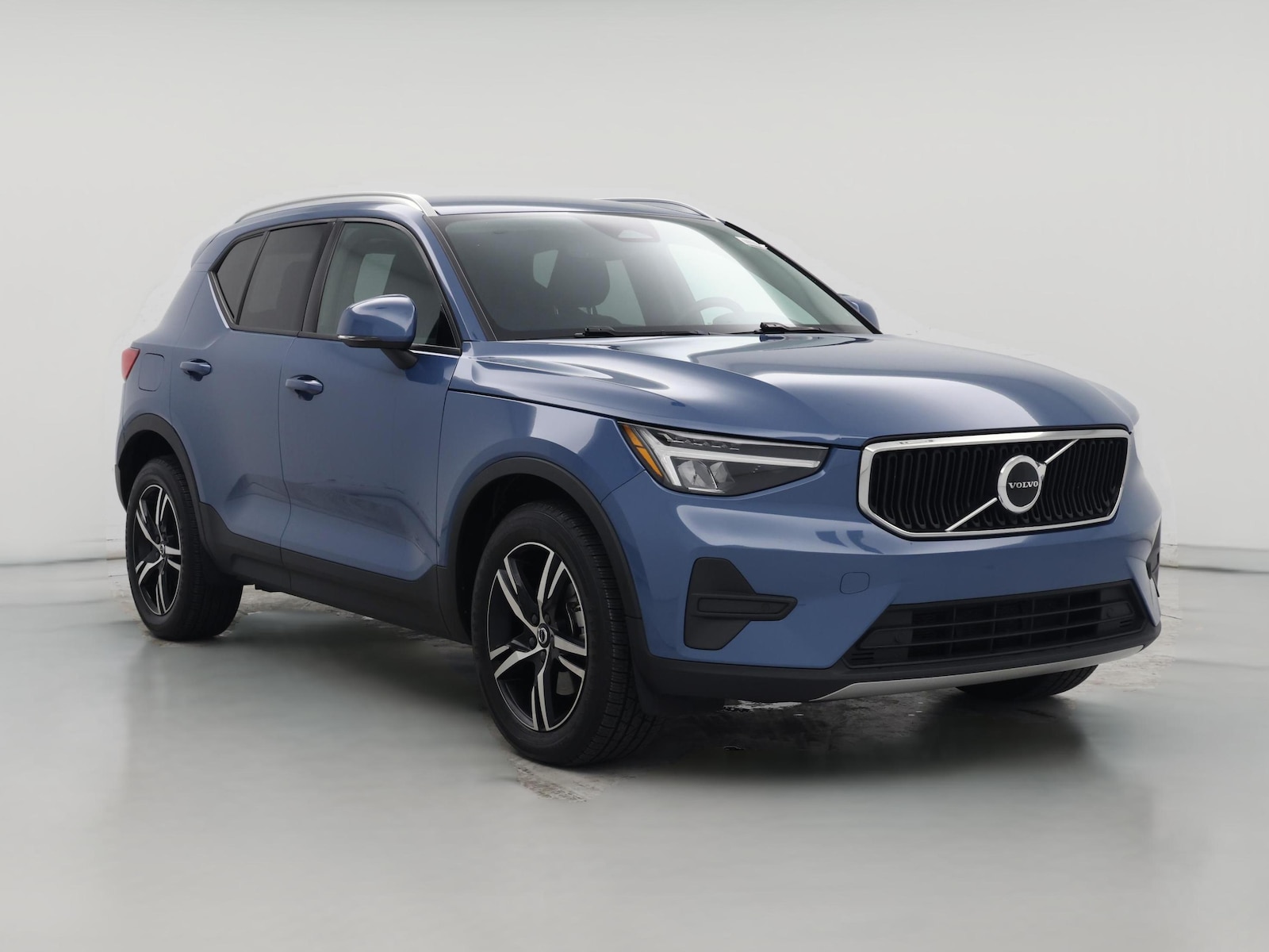 2023 Volvo XC40 Core