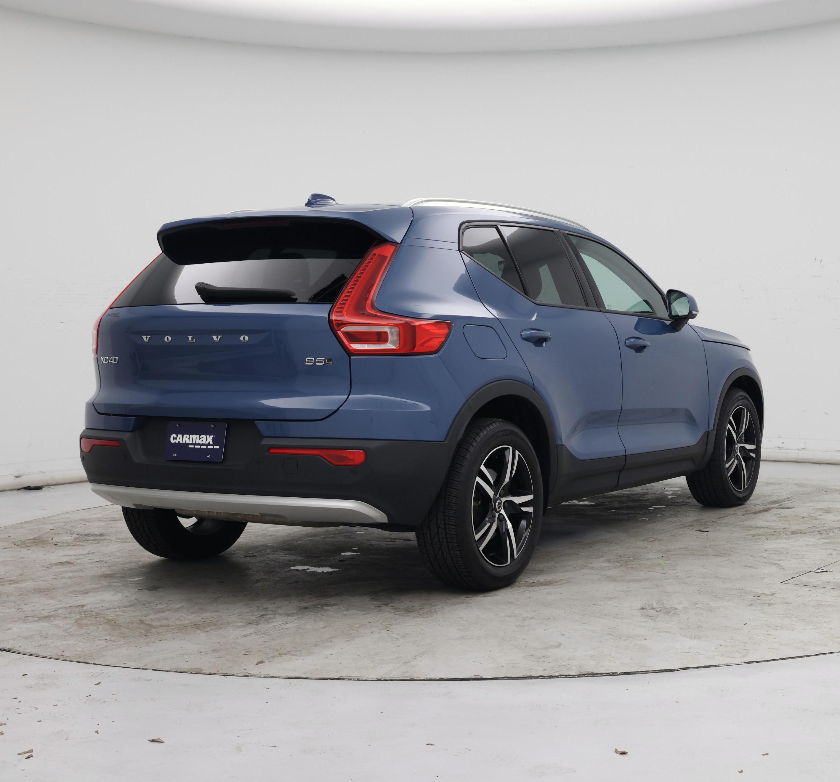 Thumbnail: 2023 Volvo XC40 - 8