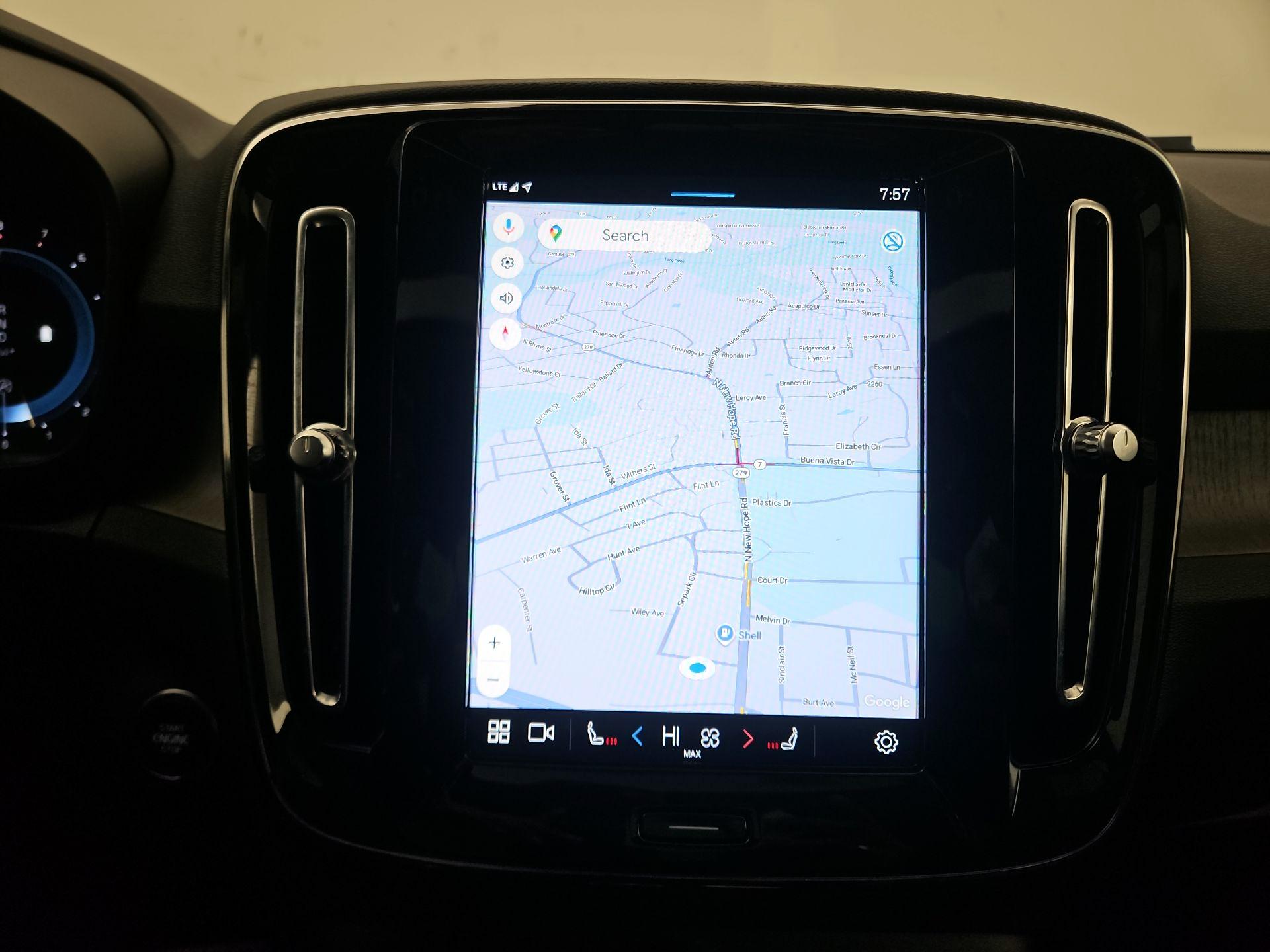 Thumbnail: 2023 Volvo XC40 - 14