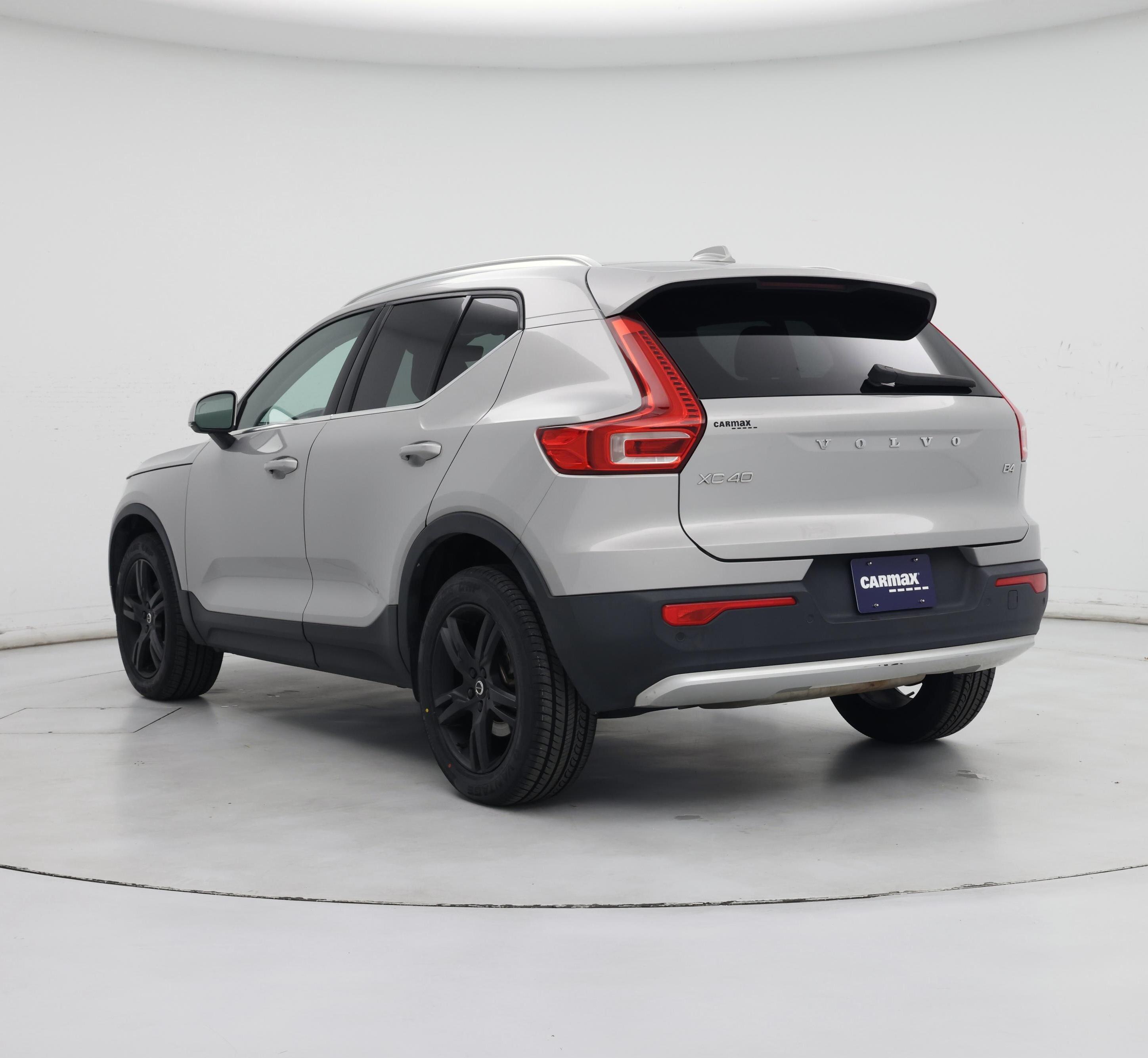 Thumbnail: 2023 Volvo XC40 - 2