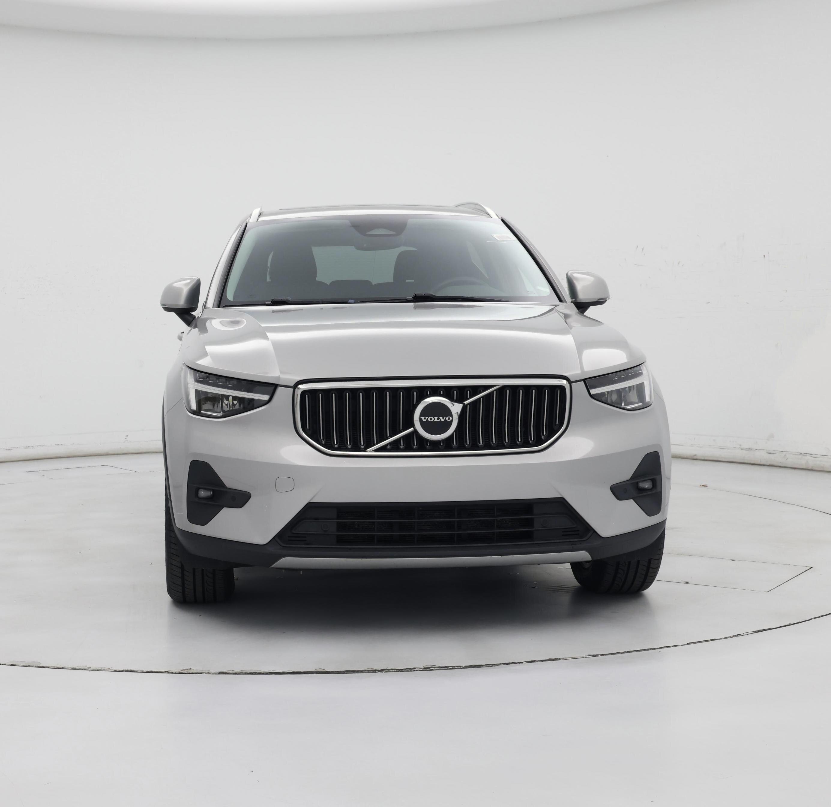 Thumbnail: 2023 Volvo XC40 - 5