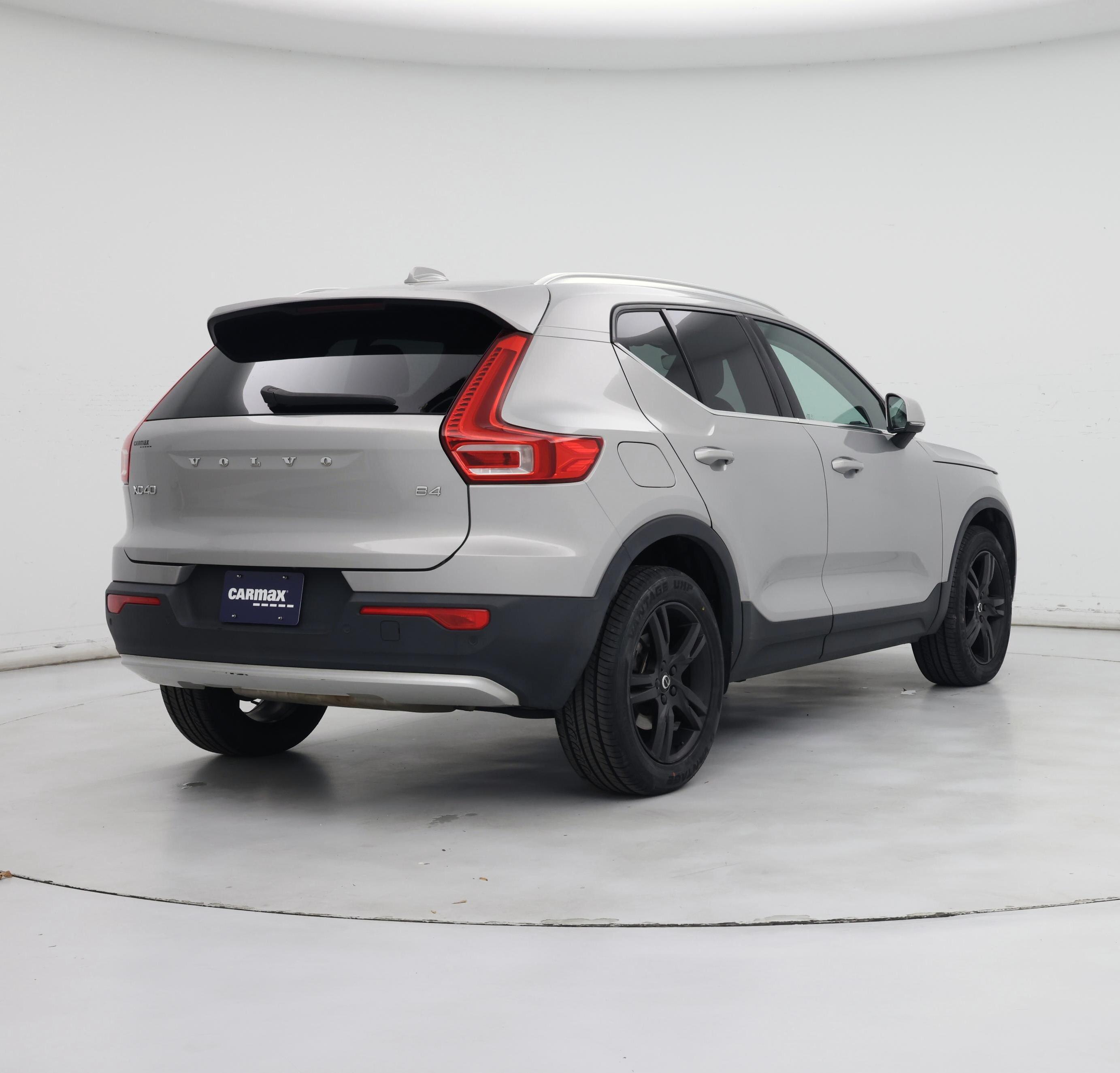 Thumbnail: 2023 Volvo XC40 - 8