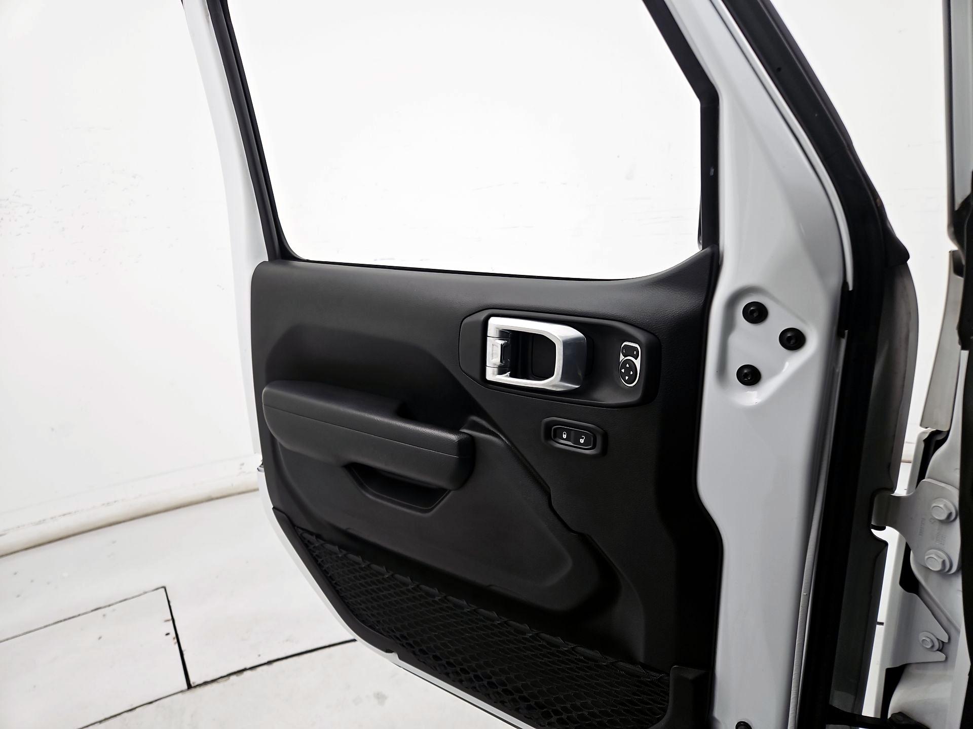 Thumbnail: 2022 Jeep Wrangler - 12