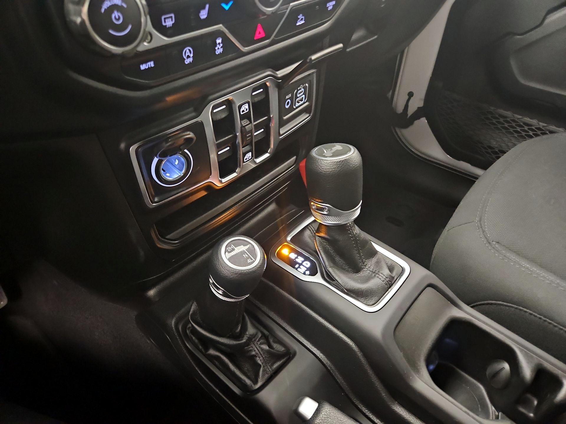 Thumbnail: 2022 Jeep Wrangler - 18