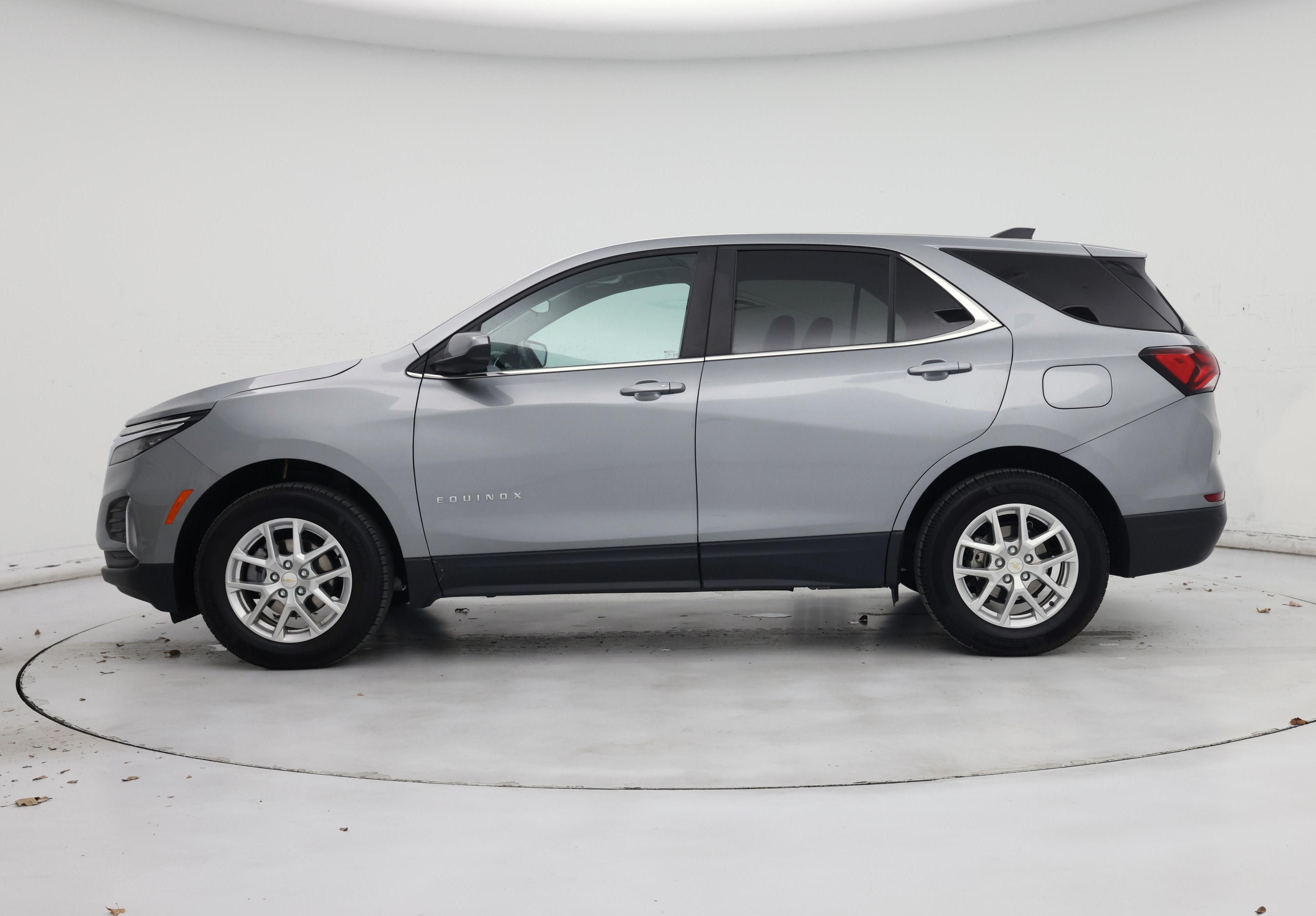 Thumbnail: 2023 Chevrolet Equinox - 3