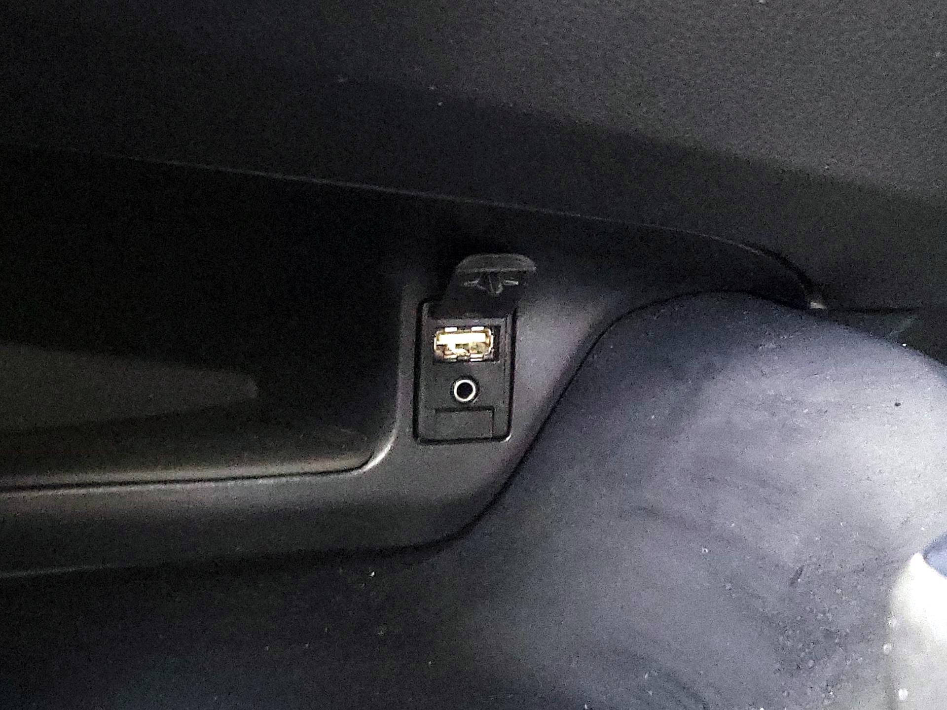 Thumbnail: 2019 Toyota C-HR - 18