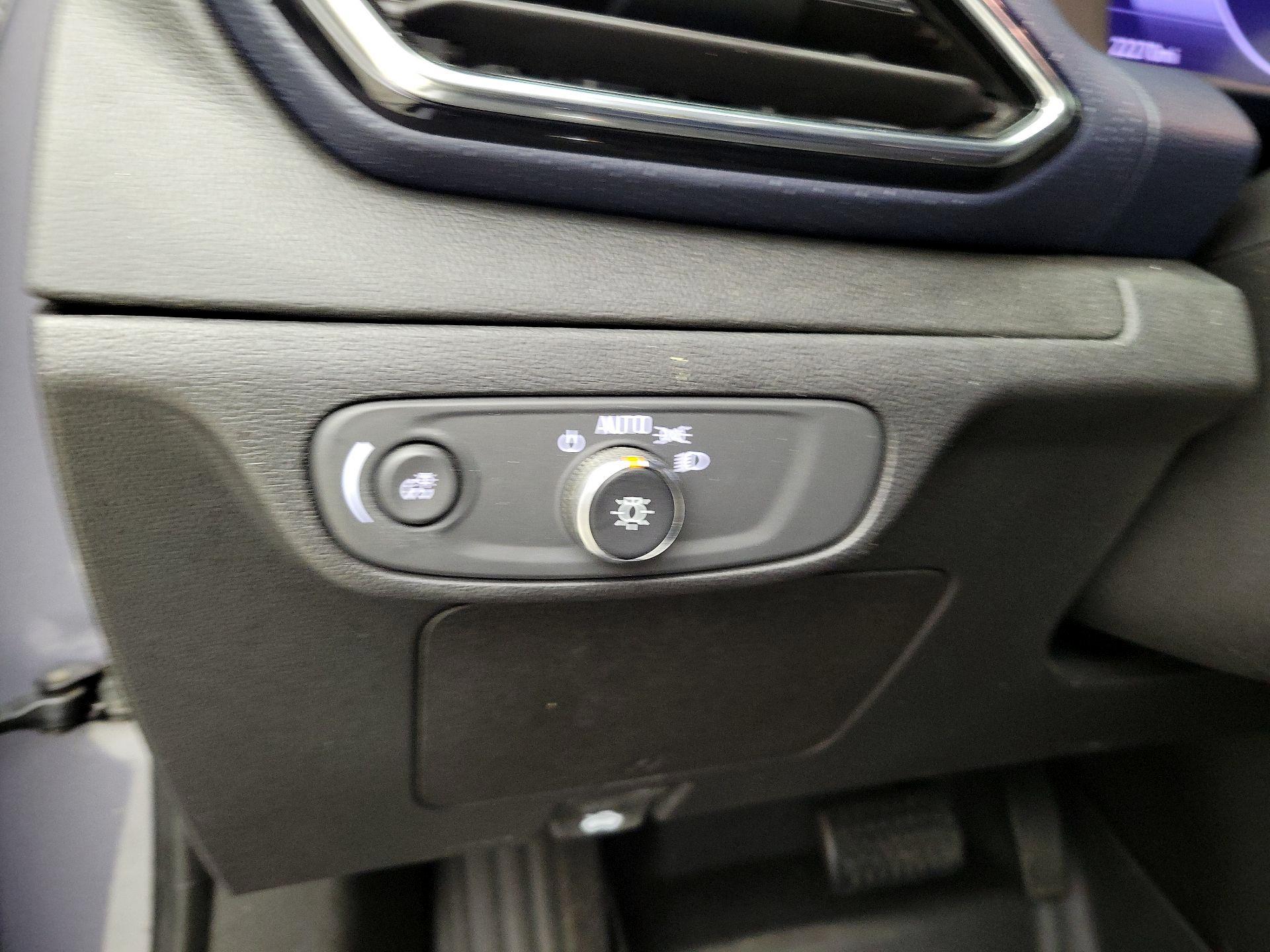 Thumbnail: 2023 Chevrolet Bolt EUV - 13