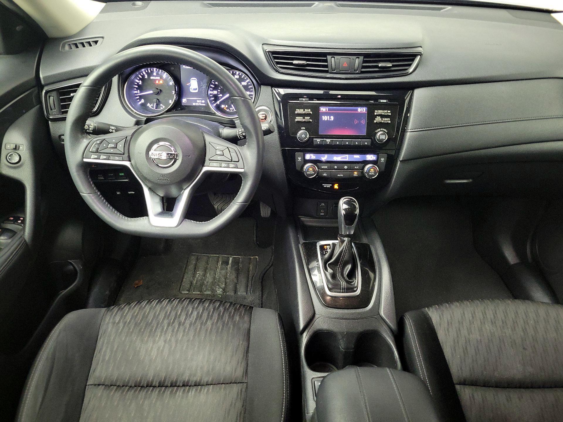 Thumbnail: 2017 Nissan Rogue - 9