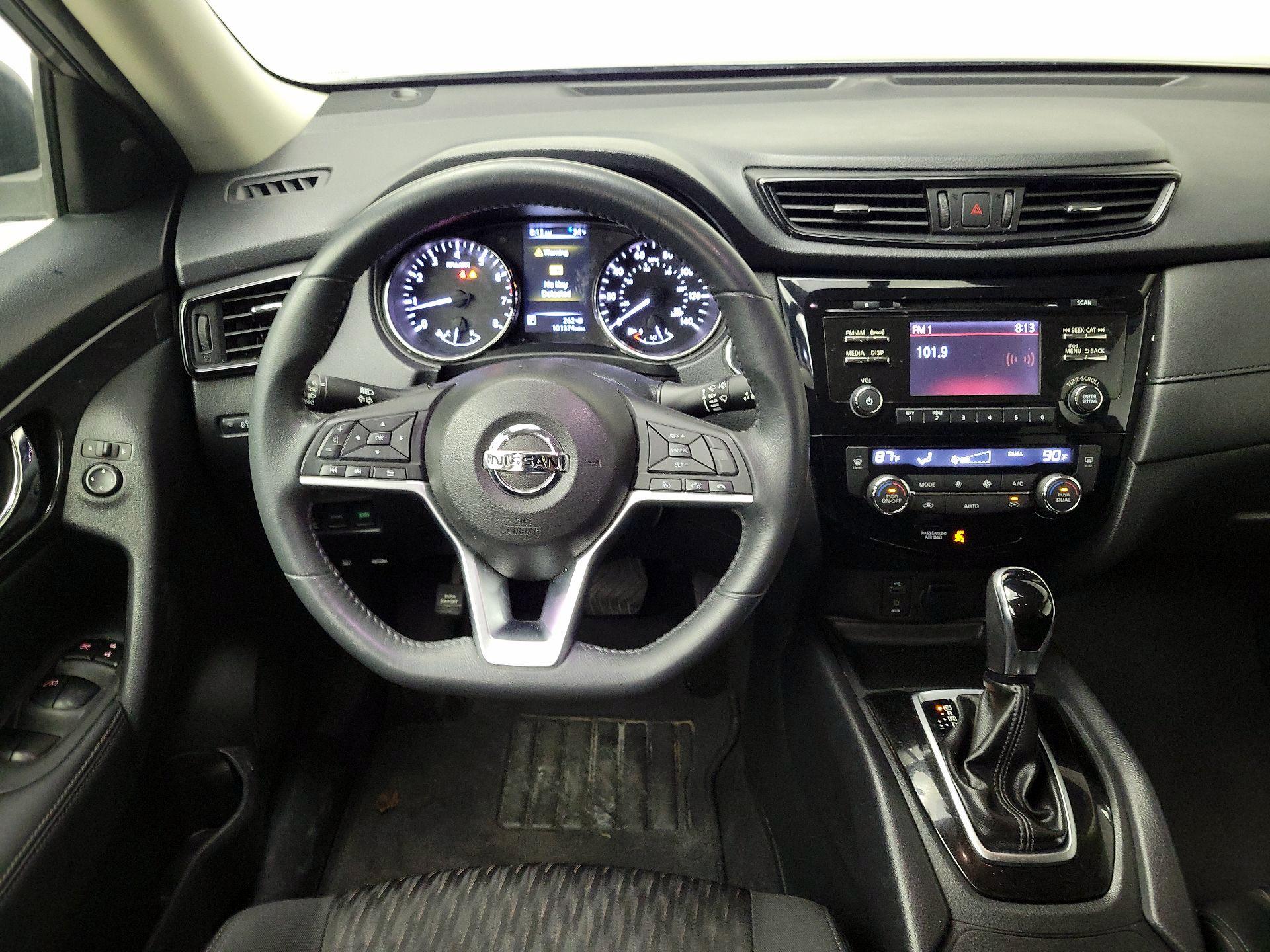 Thumbnail: 2017 Nissan Rogue - 10