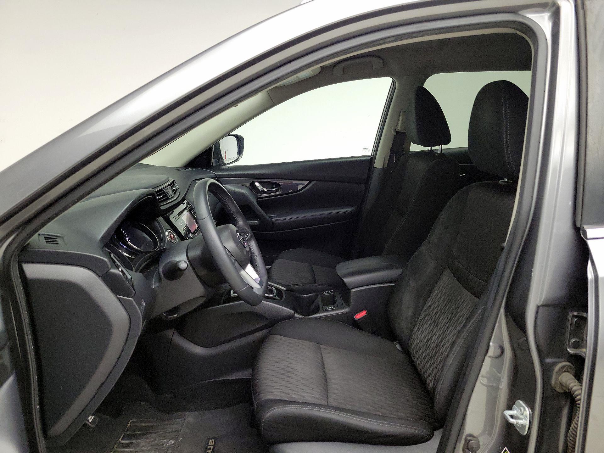 Thumbnail: 2017 Nissan Rogue - 11