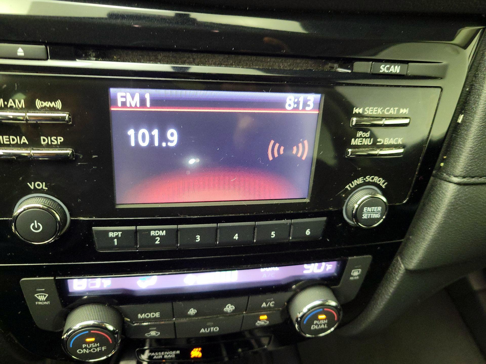 Thumbnail: 2017 Nissan Rogue - 15