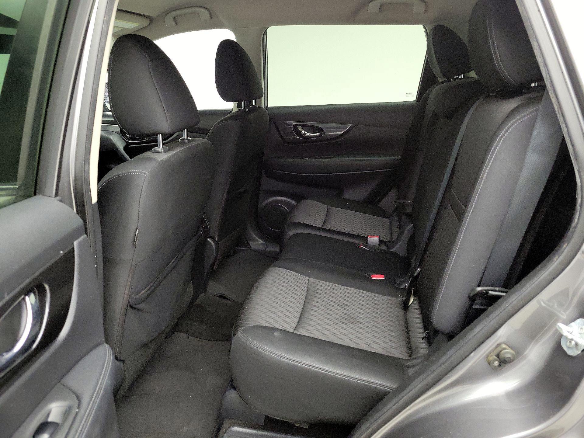 Thumbnail: 2017 Nissan Rogue - 19