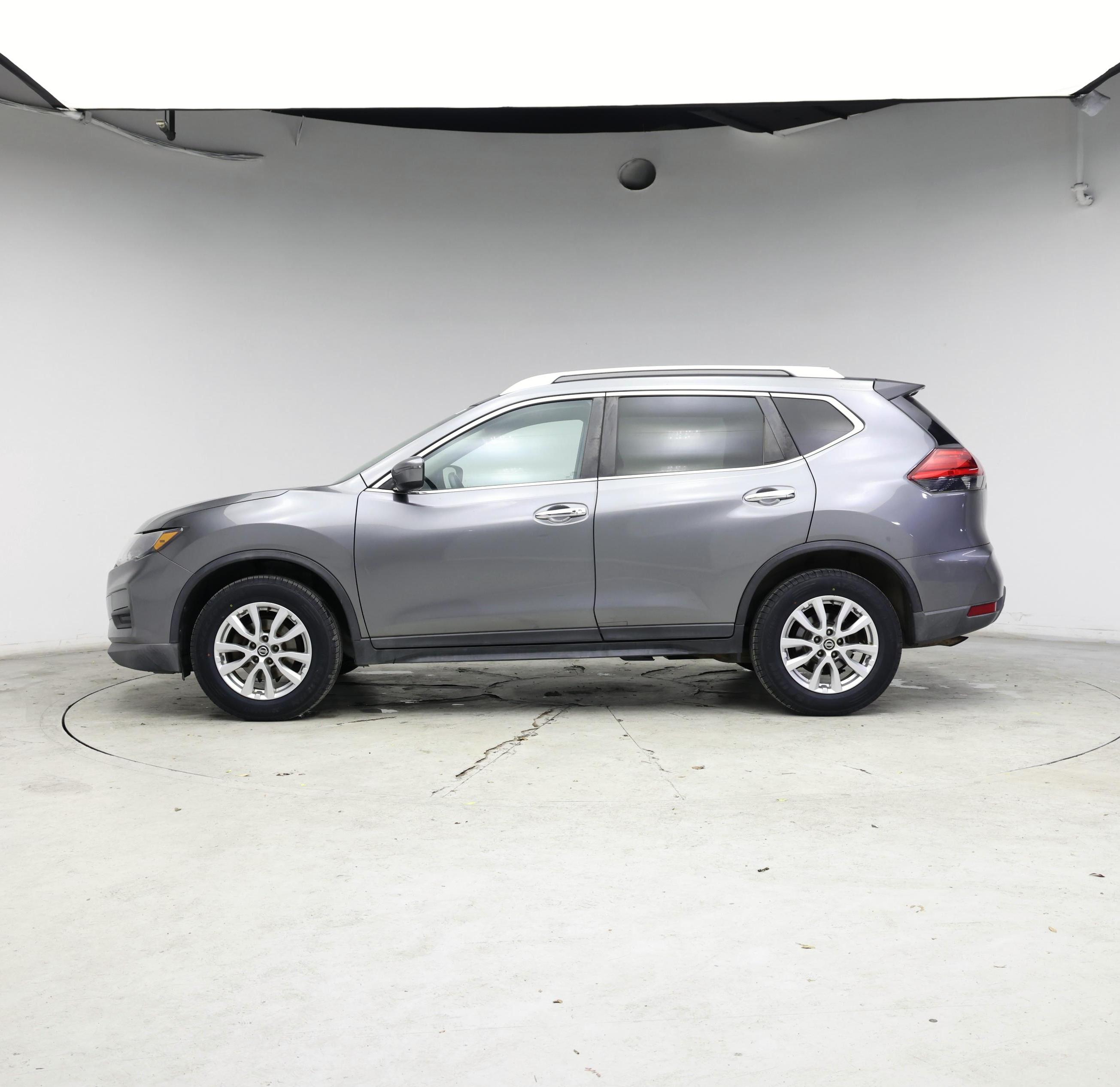 Thumbnail: 2017 Nissan Rogue - 3