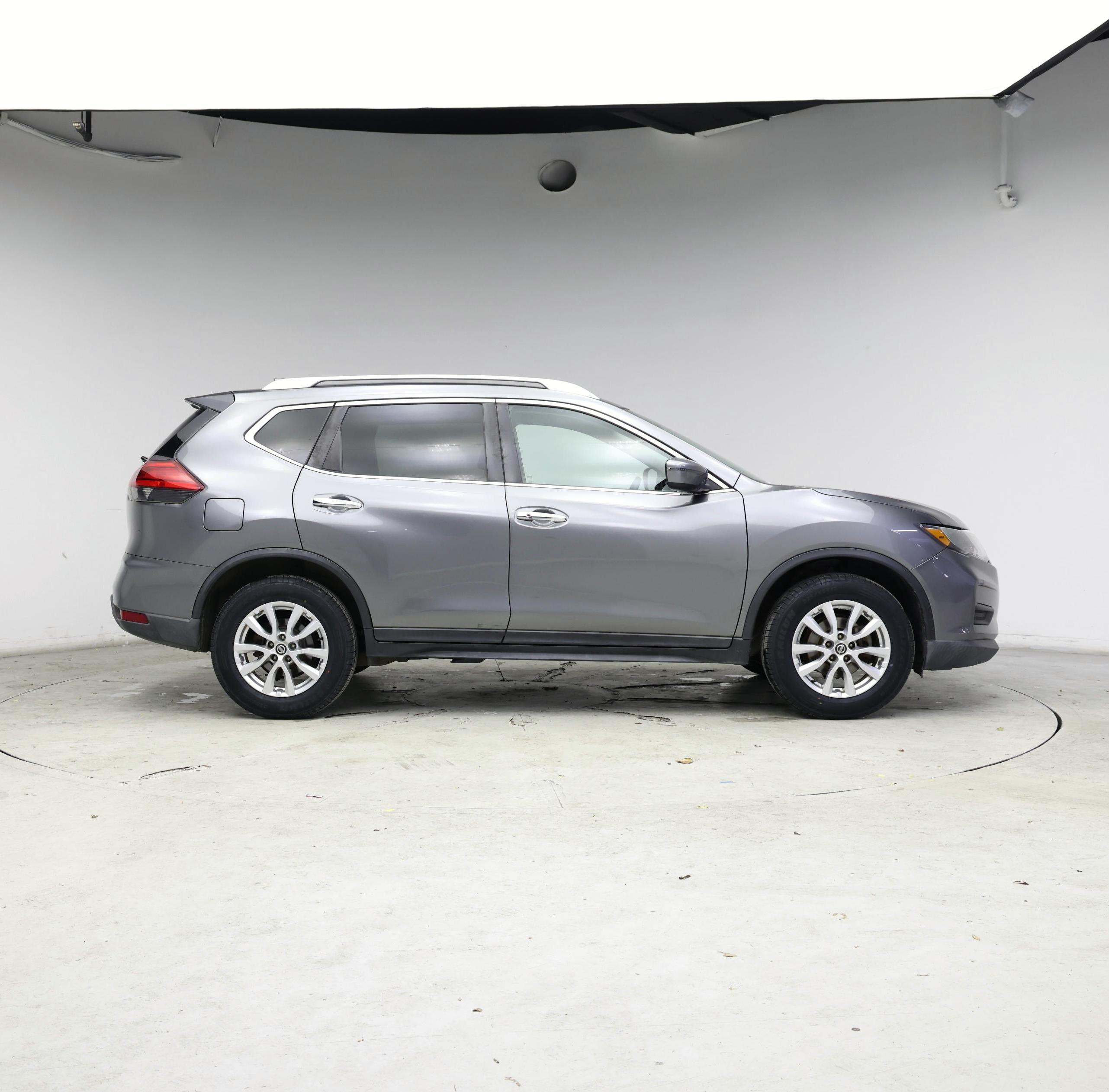 Thumbnail: 2017 Nissan Rogue - 7