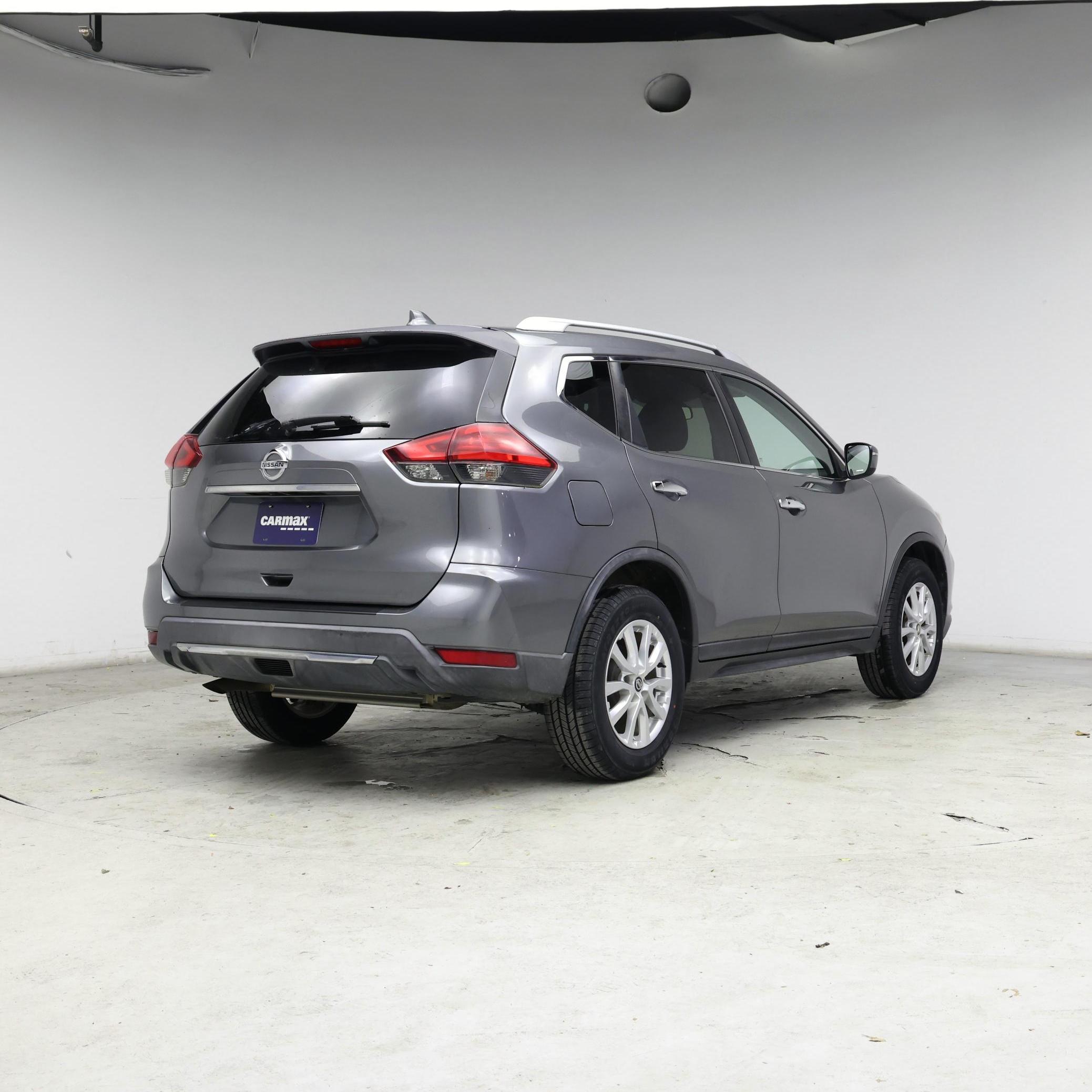 Thumbnail: 2017 Nissan Rogue - 8