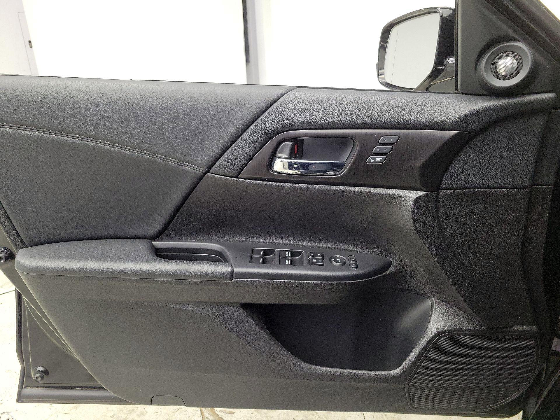 Thumbnail: 2015 Honda Accord - 12