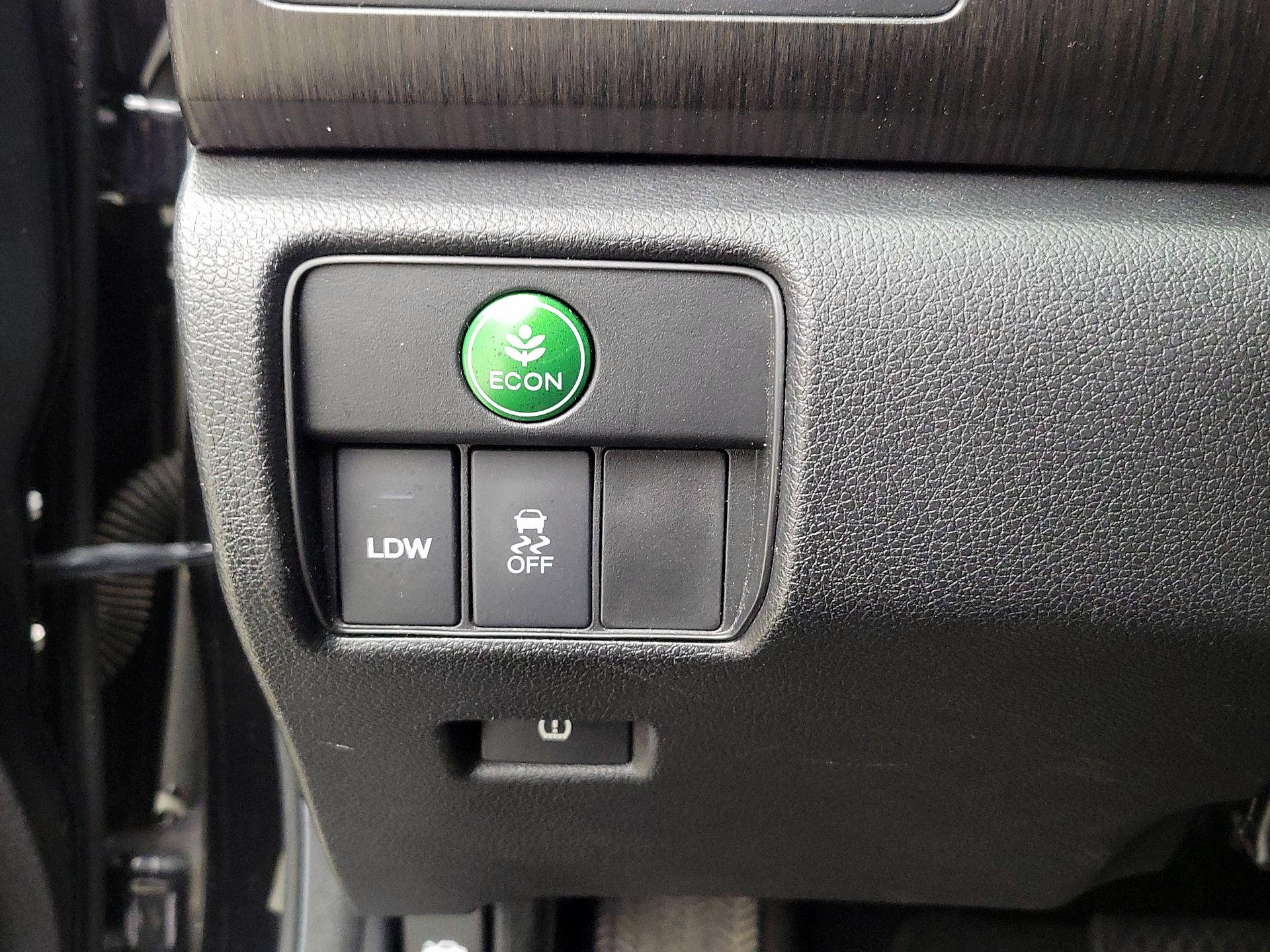 Thumbnail: 2015 Honda Accord - 13