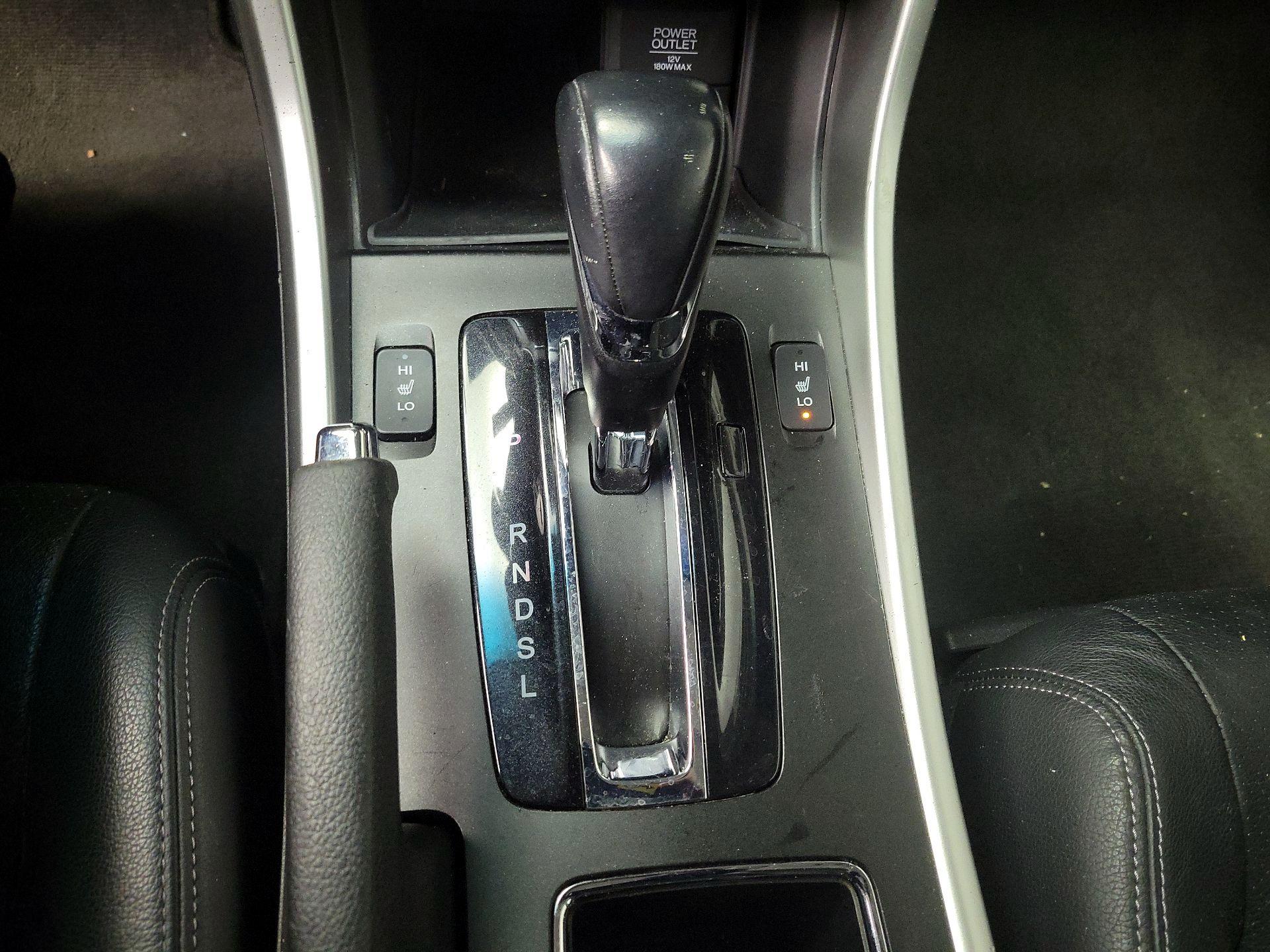 Thumbnail: 2015 Honda Accord - 17