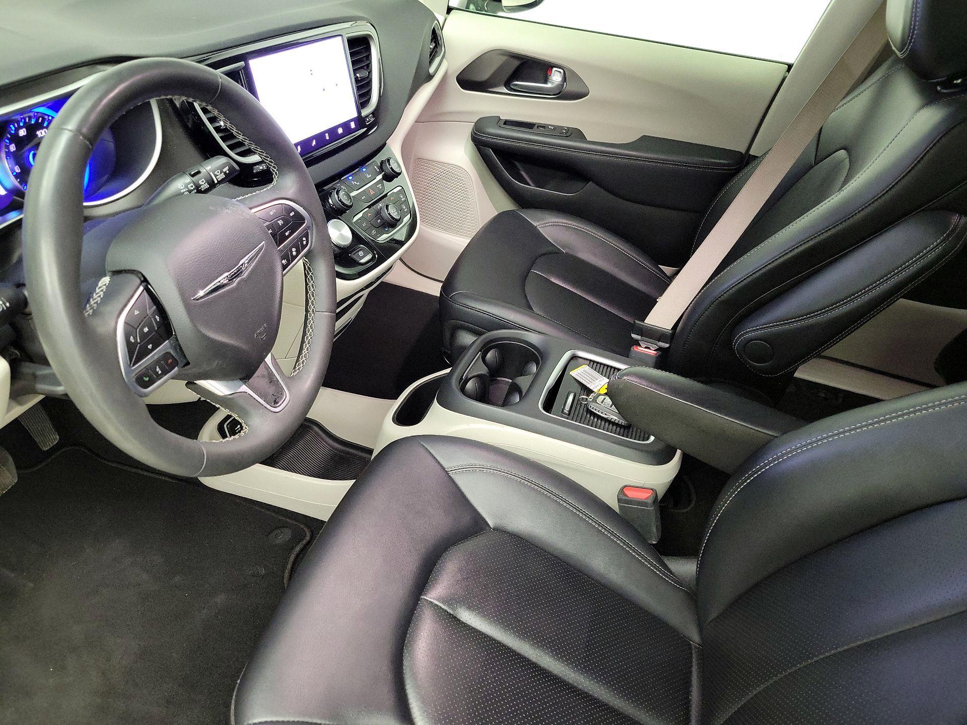 Thumbnail: 2024 Chrysler Pacifica - 11