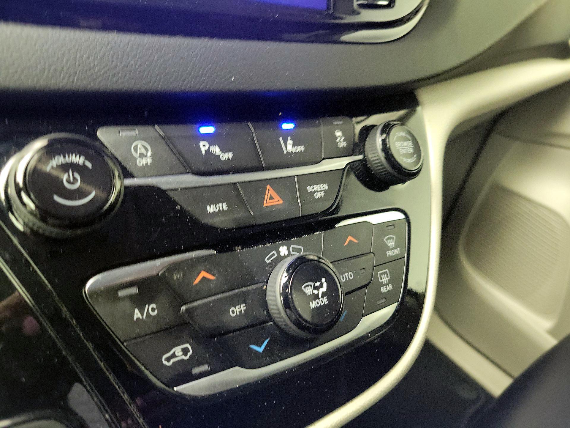 Thumbnail: 2024 Chrysler Pacifica - 16