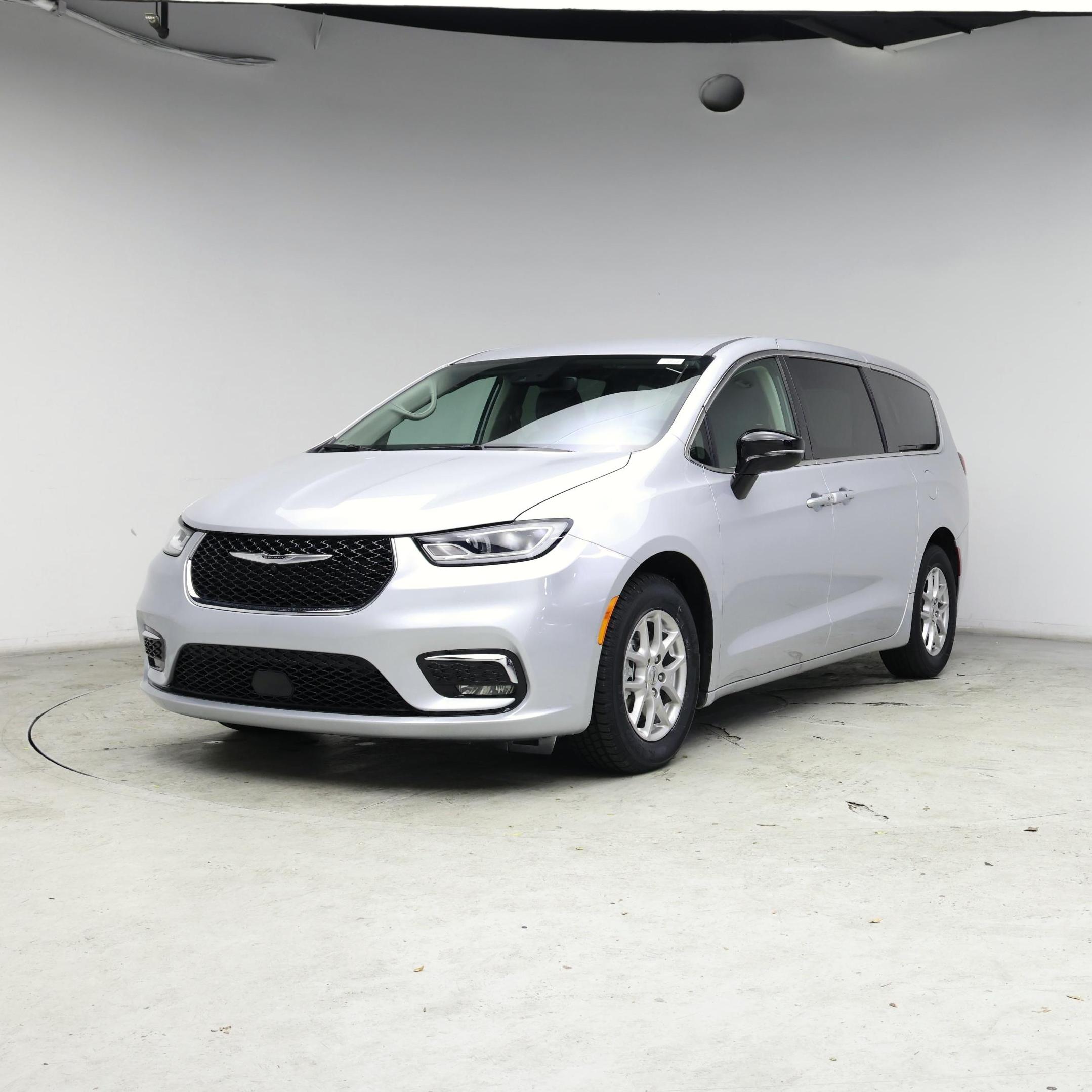 Thumbnail: 2024 Chrysler Pacifica - 4