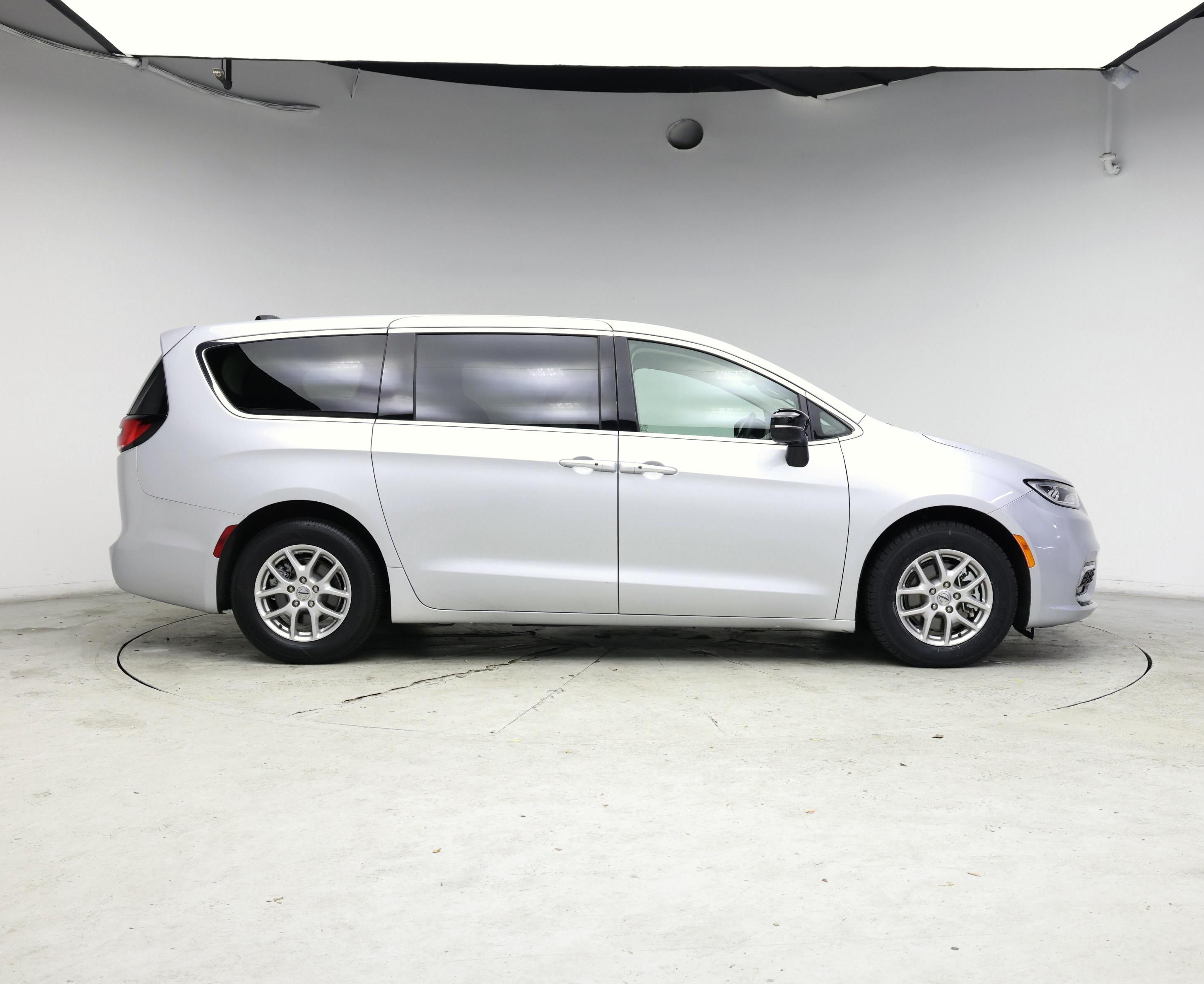 Thumbnail: 2024 Chrysler Pacifica - 7