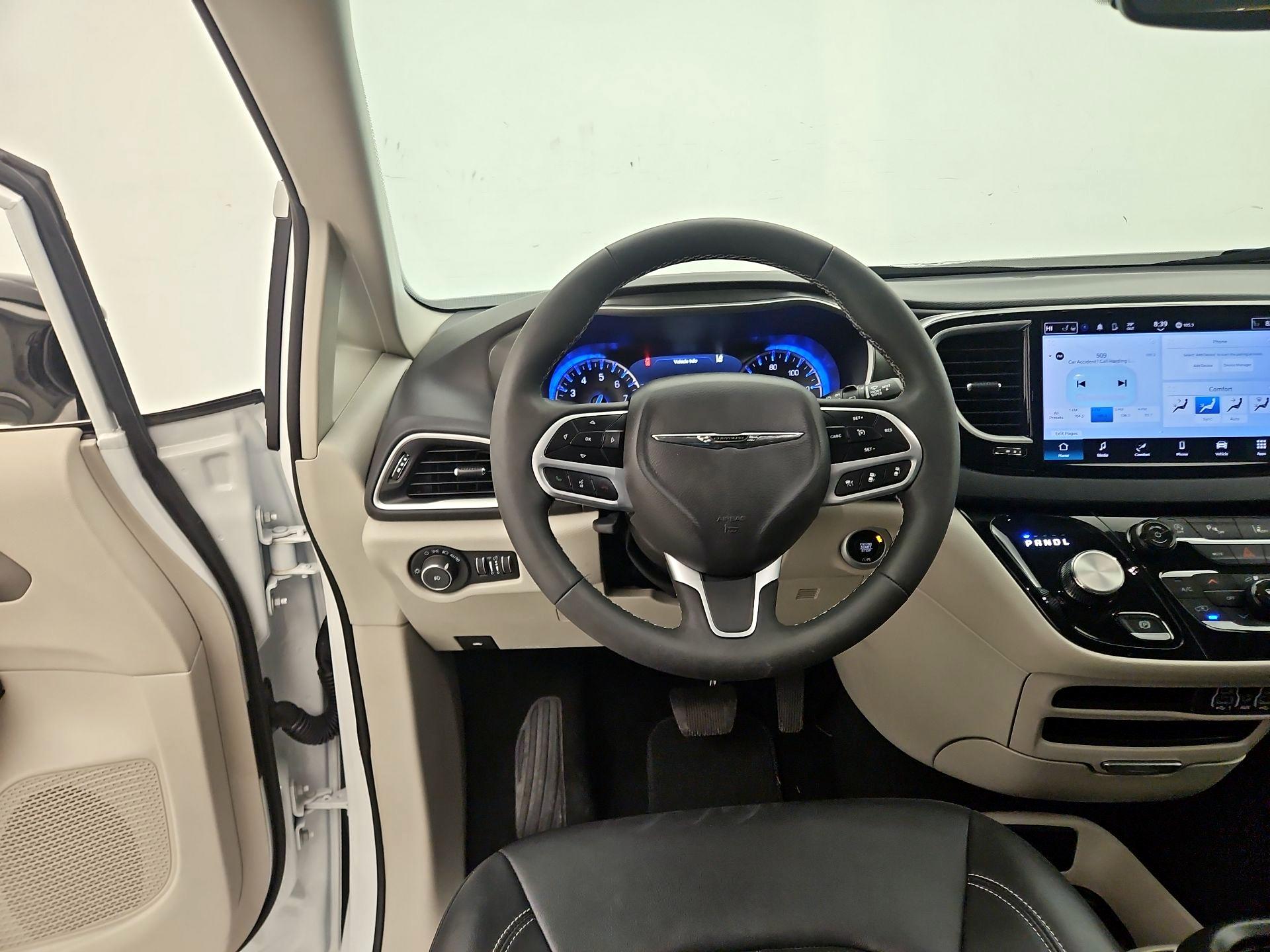 Thumbnail: 2024 Chrysler Pacifica - 10