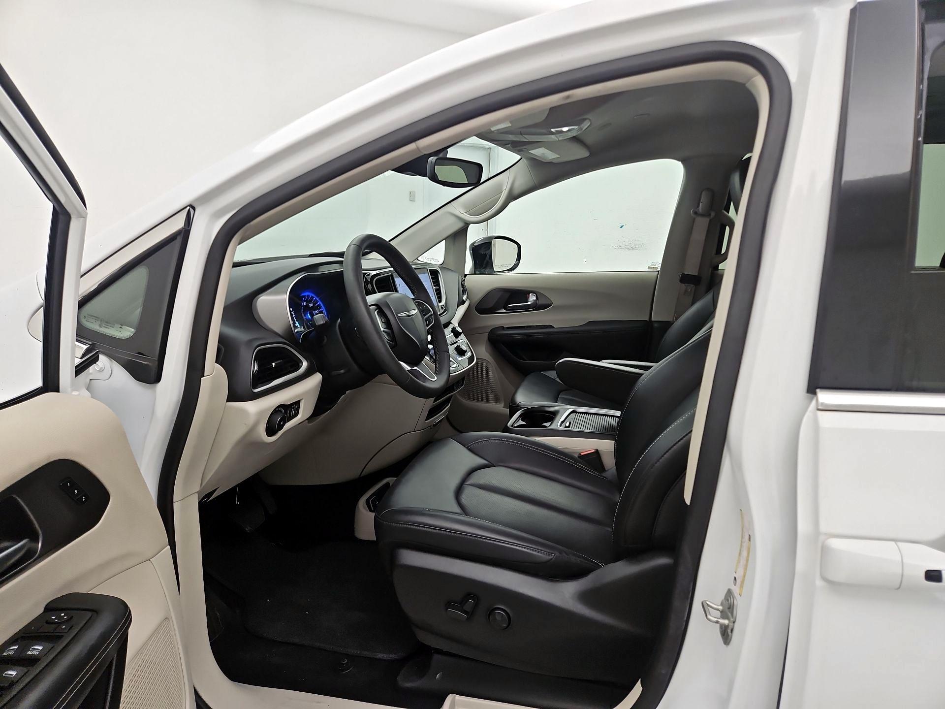 Thumbnail: 2024 Chrysler Pacifica - 11