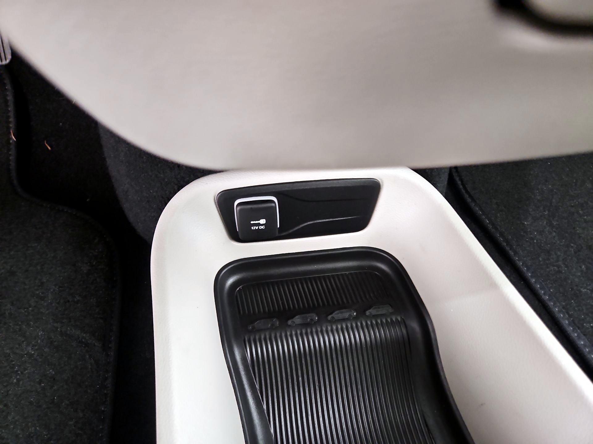 Thumbnail: 2024 Chrysler Pacifica - 18