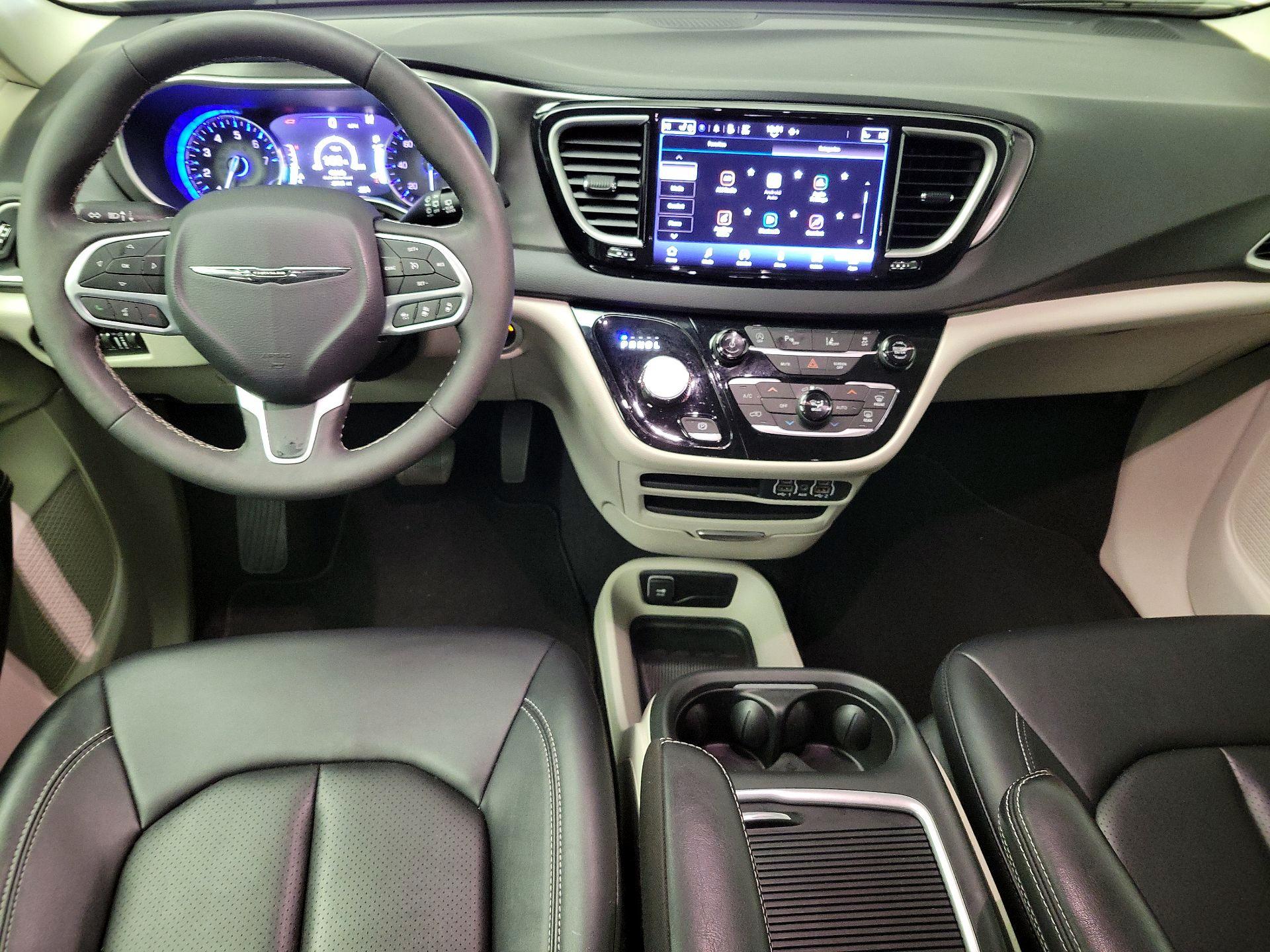 Thumbnail: 2024 Chrysler Pacifica - 9