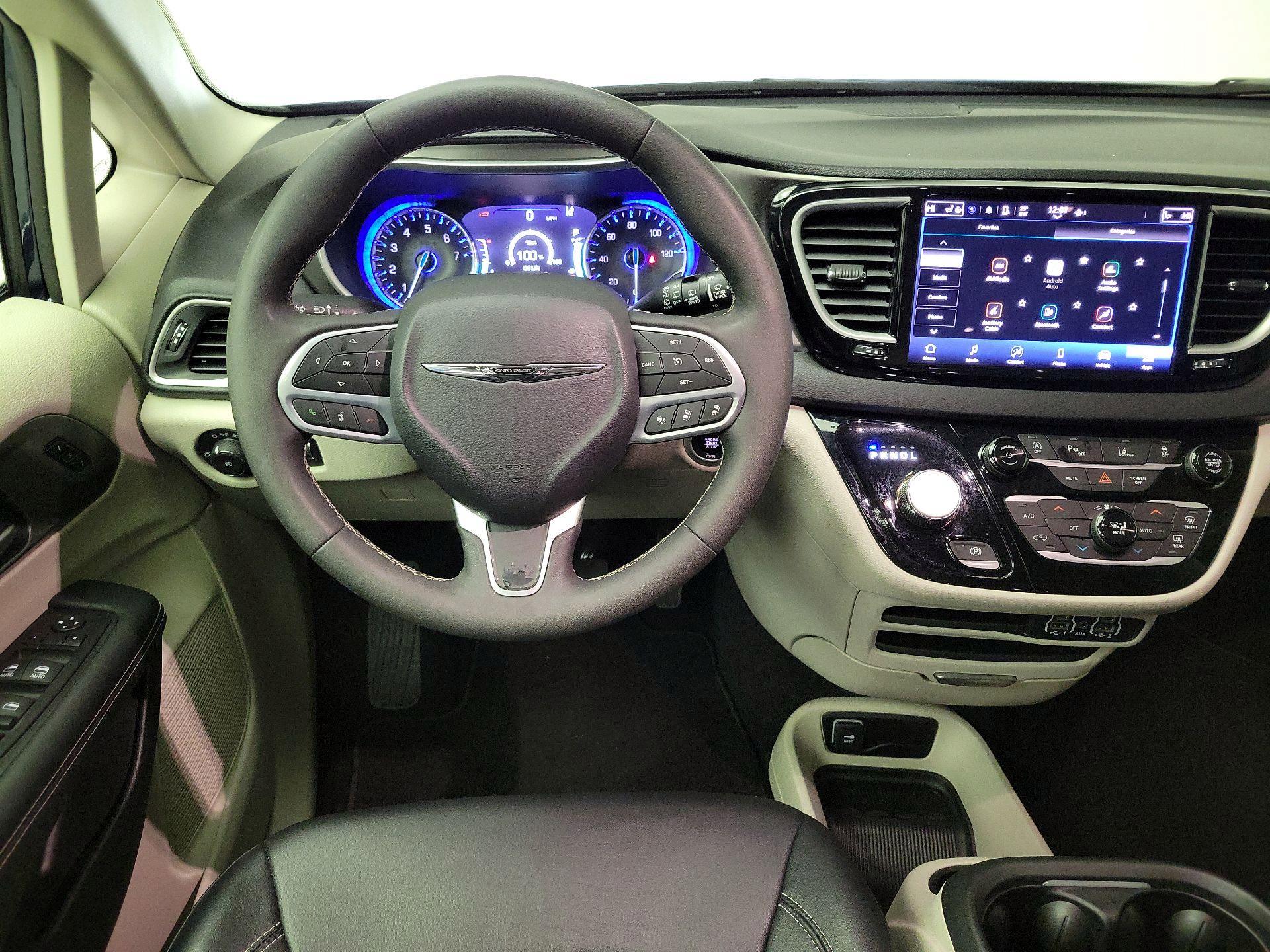 Thumbnail: 2024 Chrysler Pacifica - 10