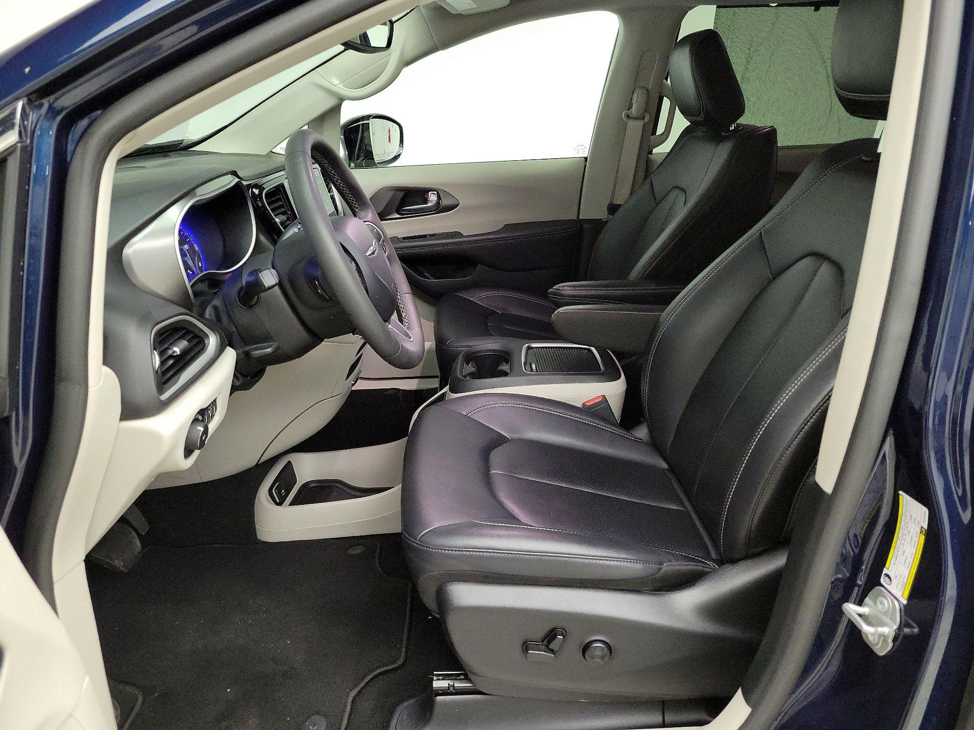 Thumbnail: 2024 Chrysler Pacifica - 11