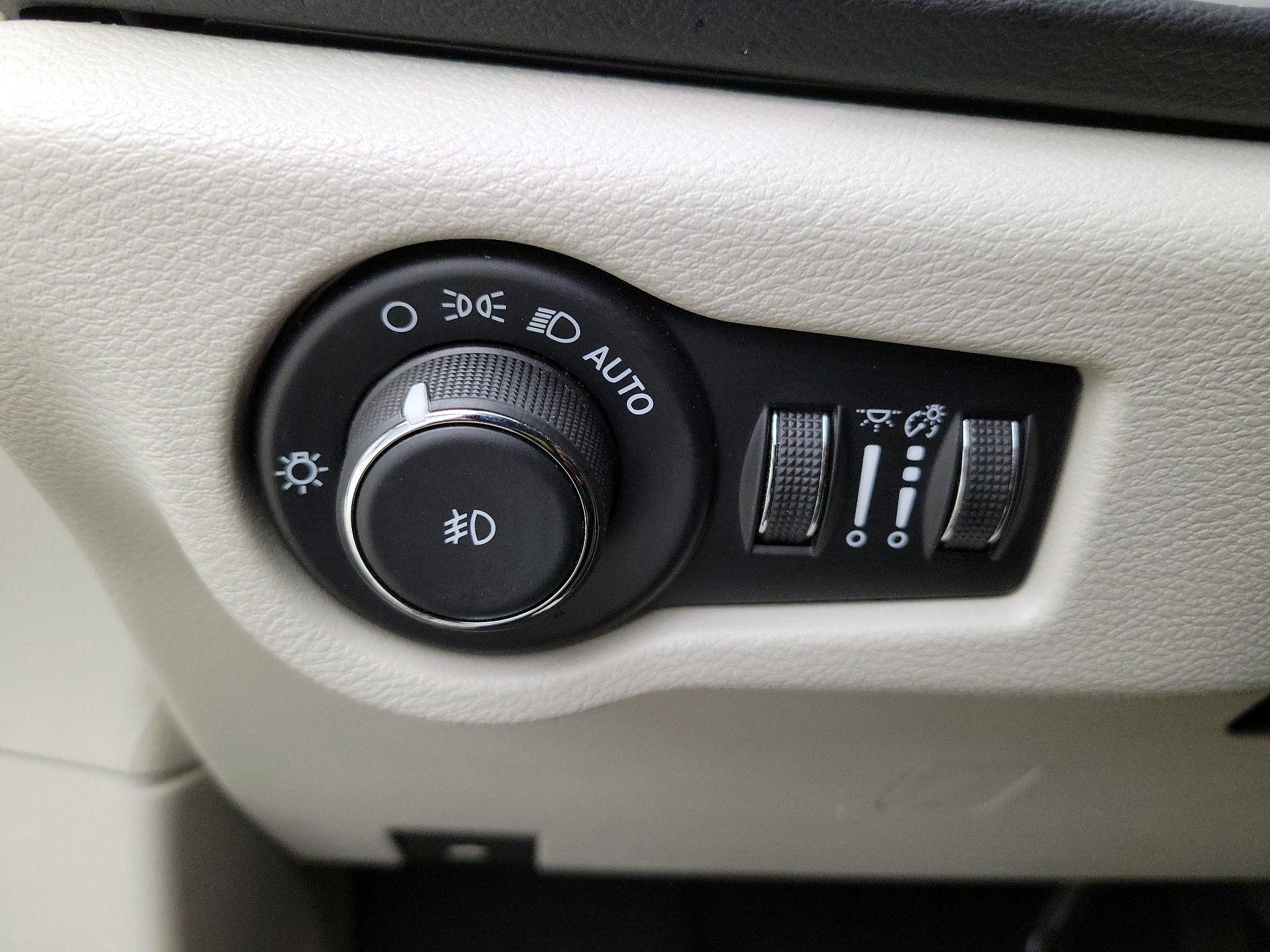 Thumbnail: 2024 Chrysler Pacifica - 13