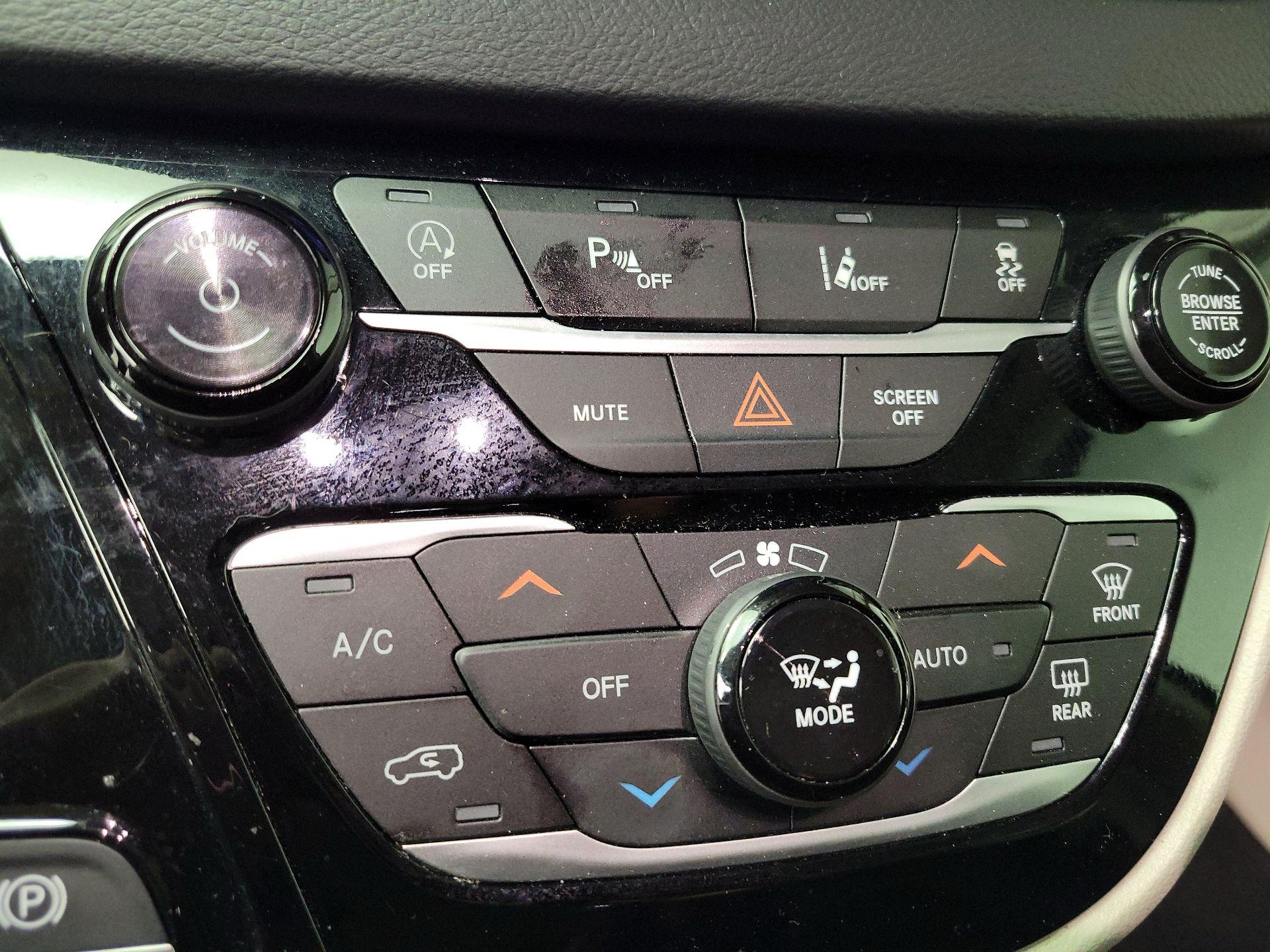 Thumbnail: 2024 Chrysler Pacifica - 16