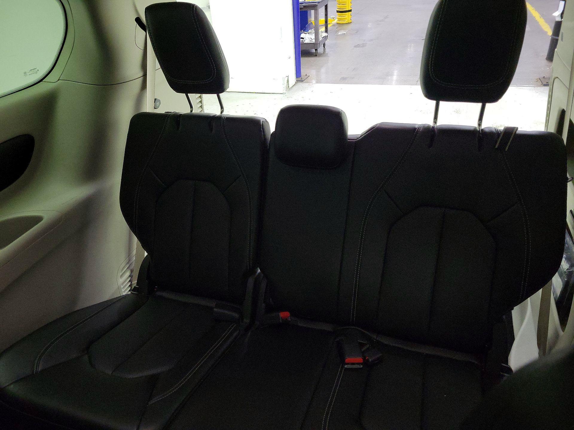 Thumbnail: 2024 Chrysler Pacifica - 20