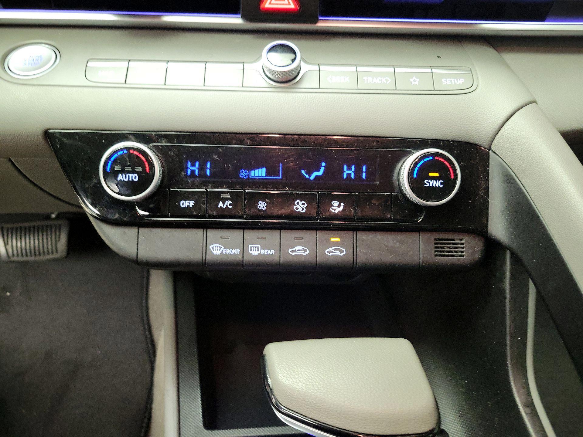 Thumbnail: 2024 Hyundai Elantra - 17