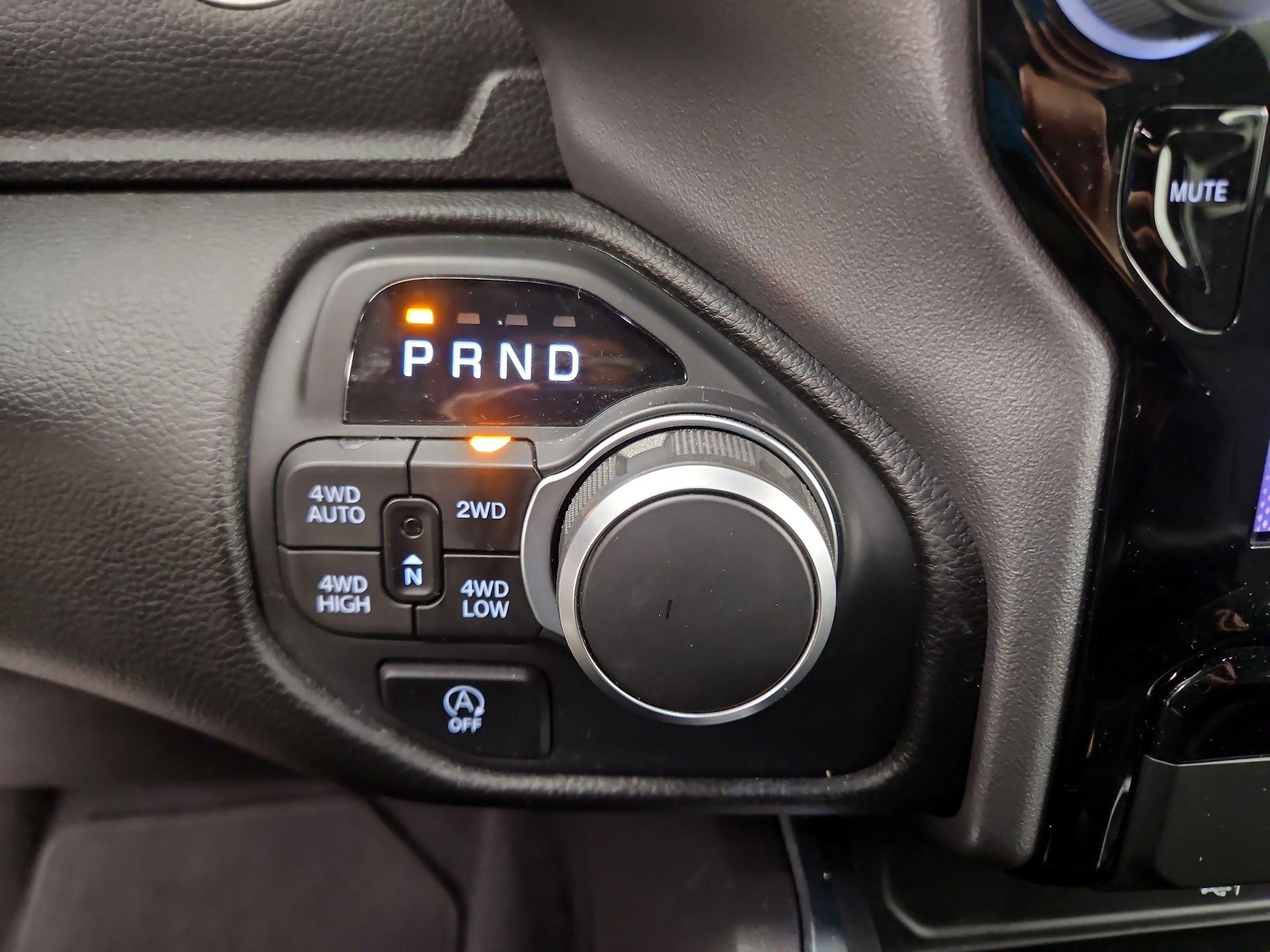 Thumbnail: 2025 RAM 1500 - 18