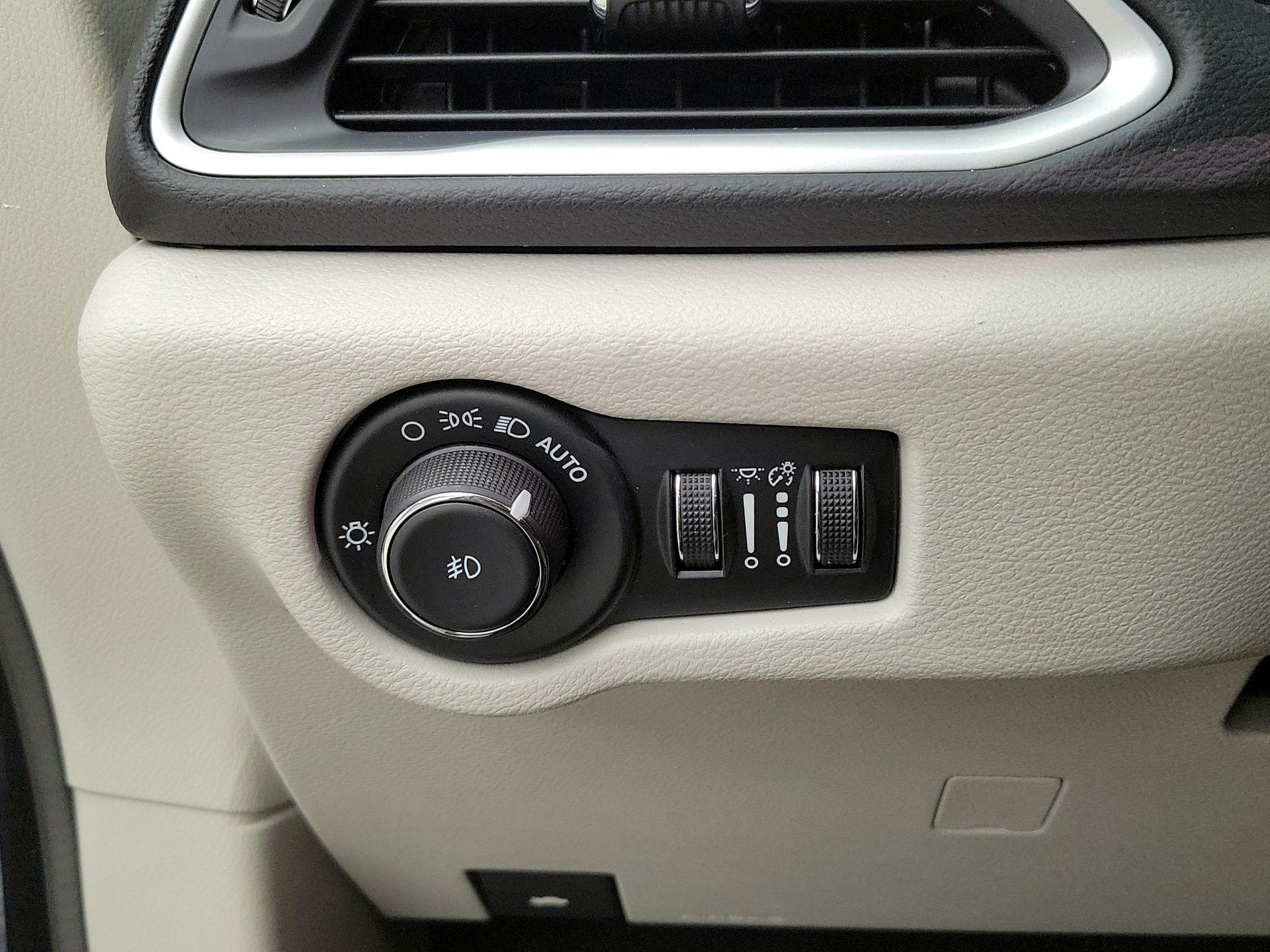 Thumbnail: 2024 Chrysler Pacifica - 13