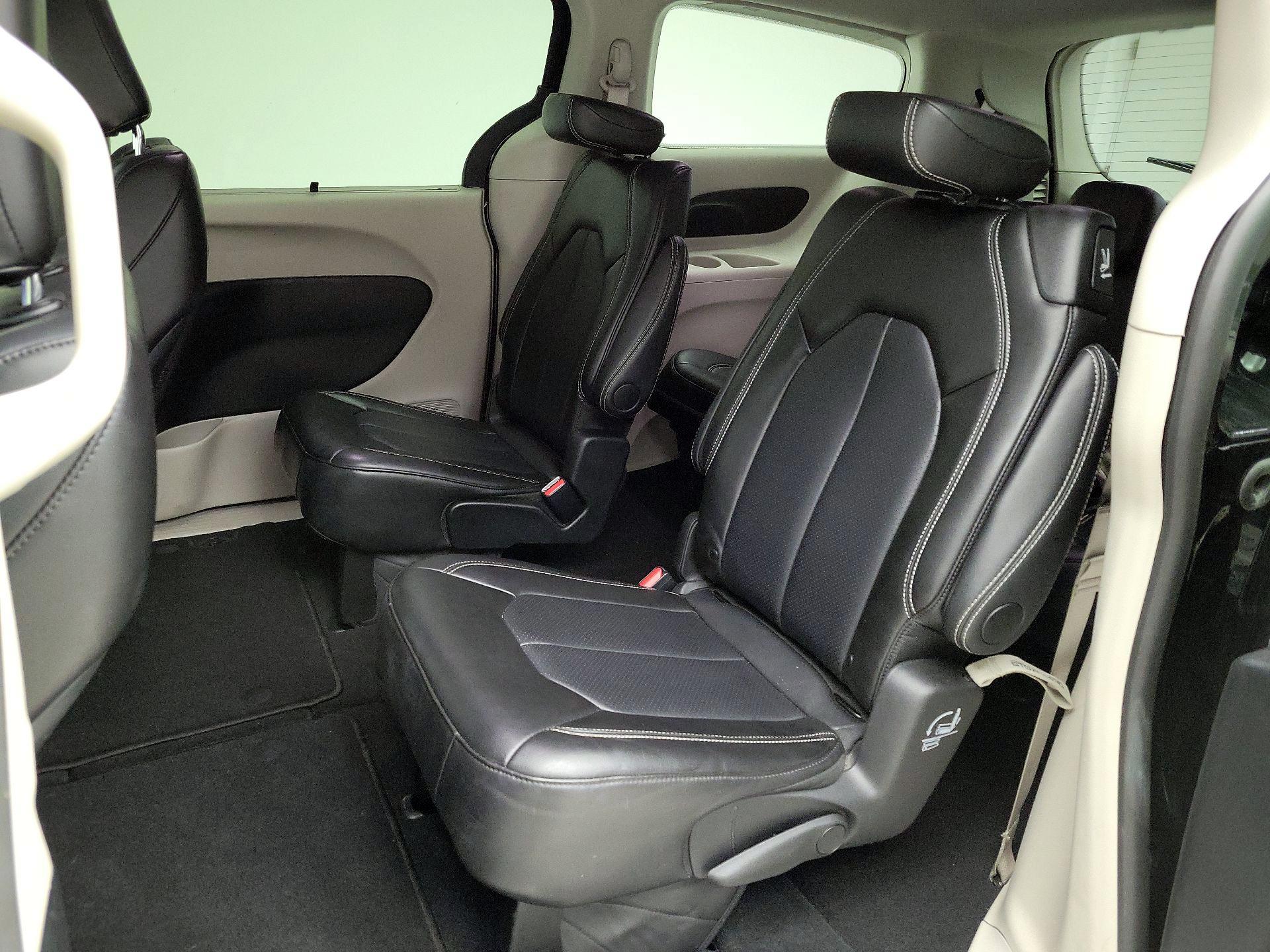 Thumbnail: 2024 Chrysler Pacifica - 19