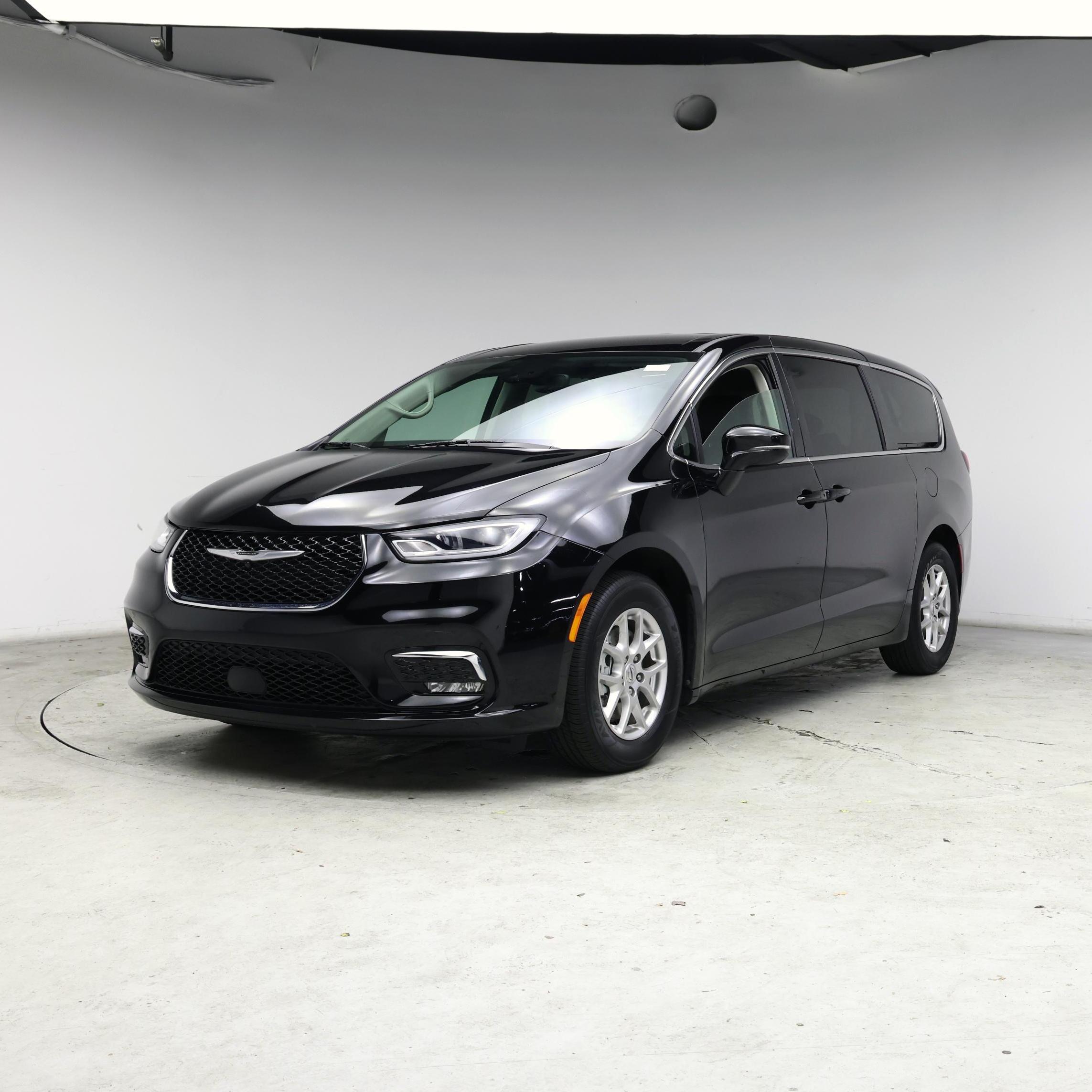 Thumbnail: 2024 Chrysler Pacifica - 4