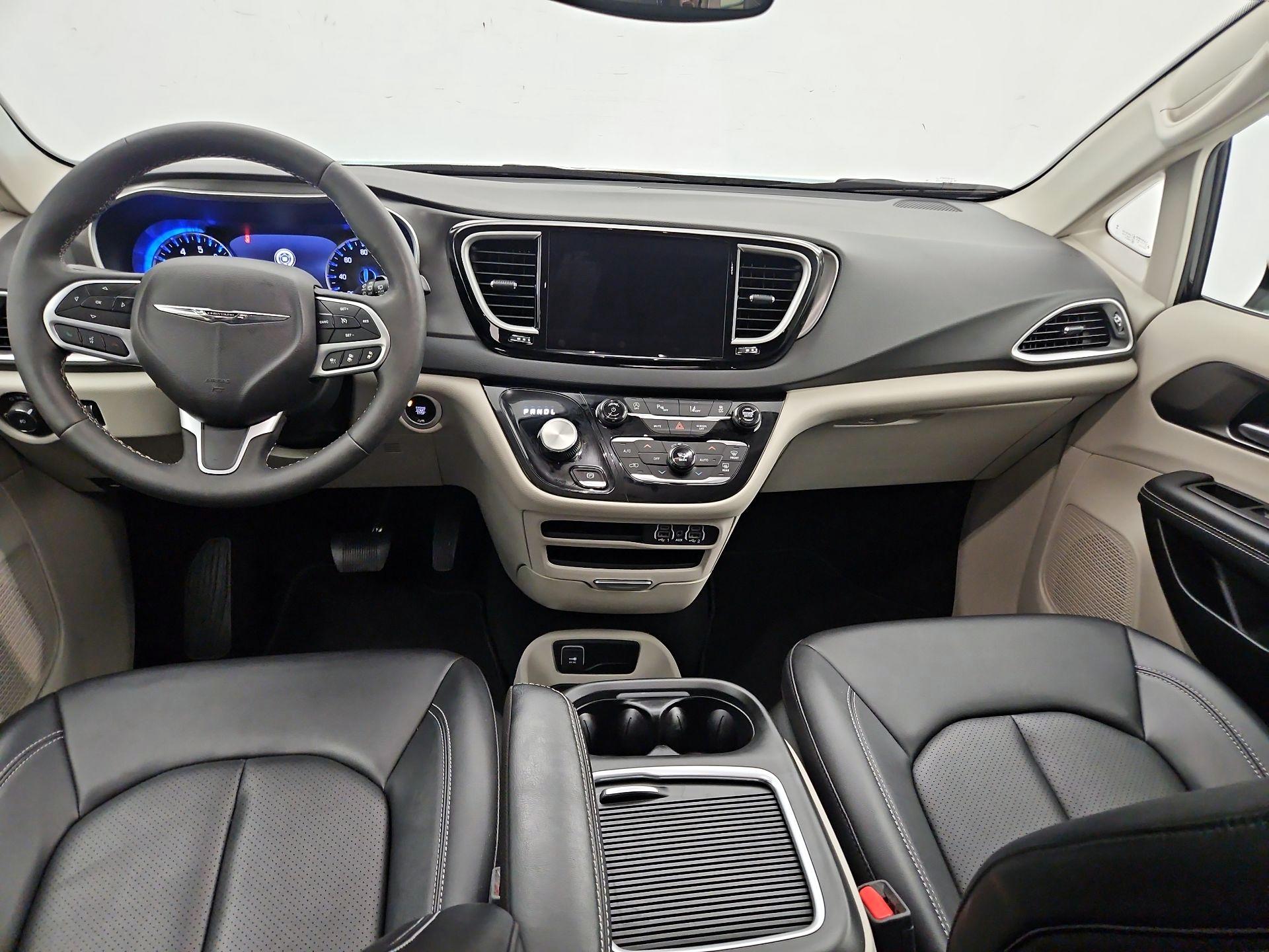 Thumbnail: 2024 Chrysler Pacifica - 9