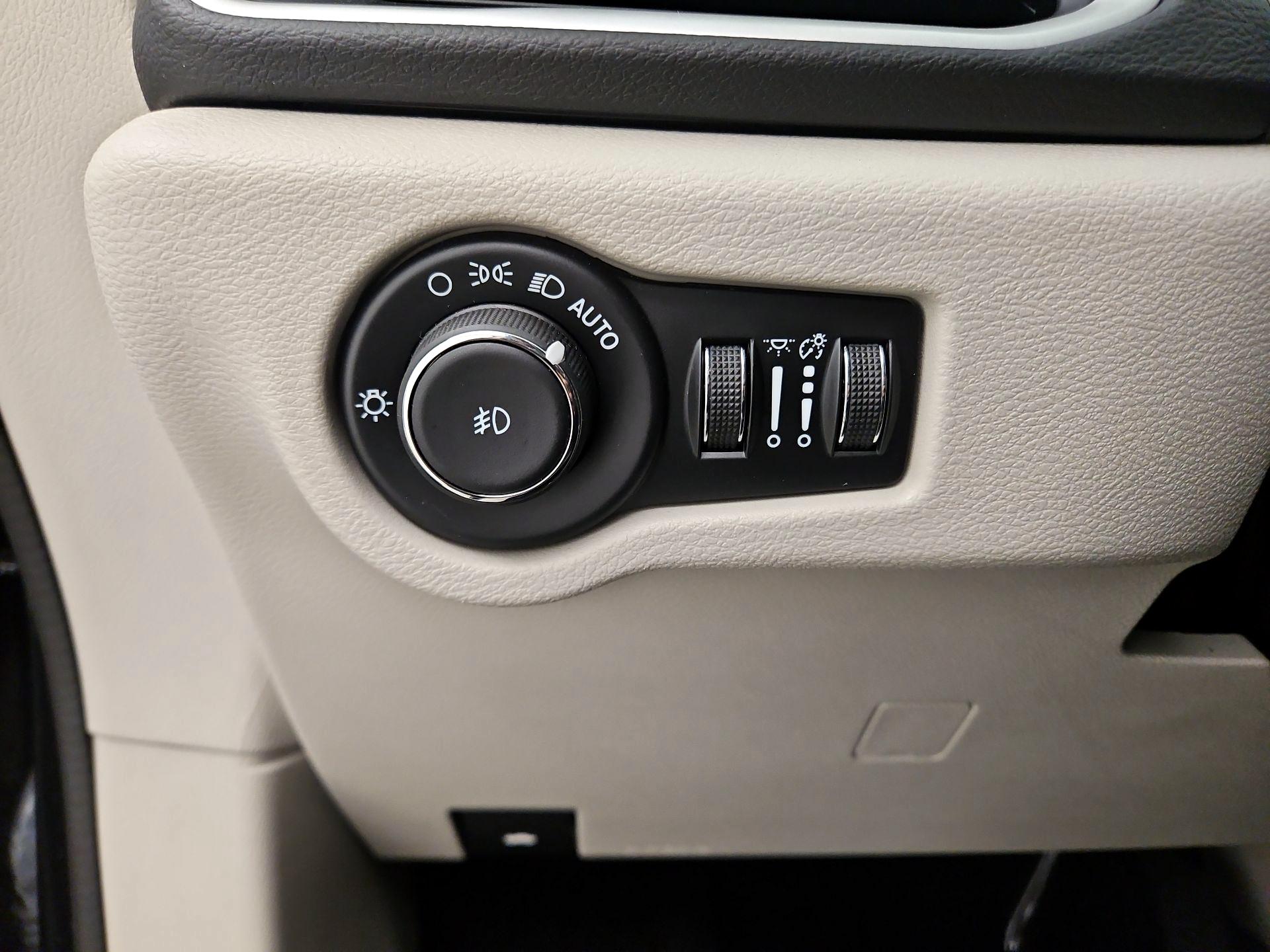 Thumbnail: 2024 Chrysler Pacifica - 13