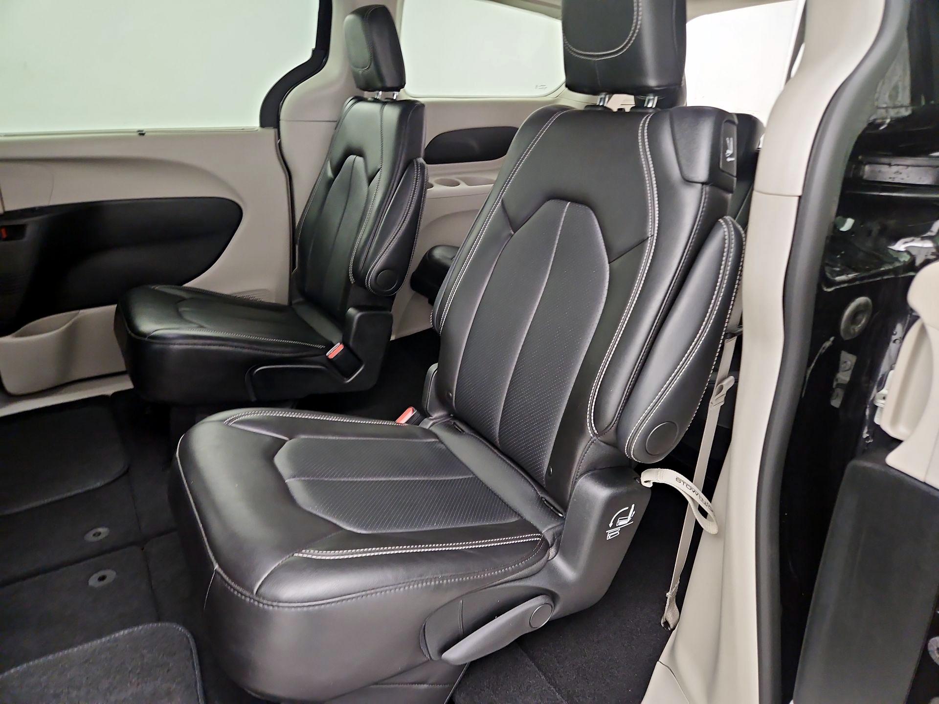 Thumbnail: 2024 Chrysler Pacifica - 19