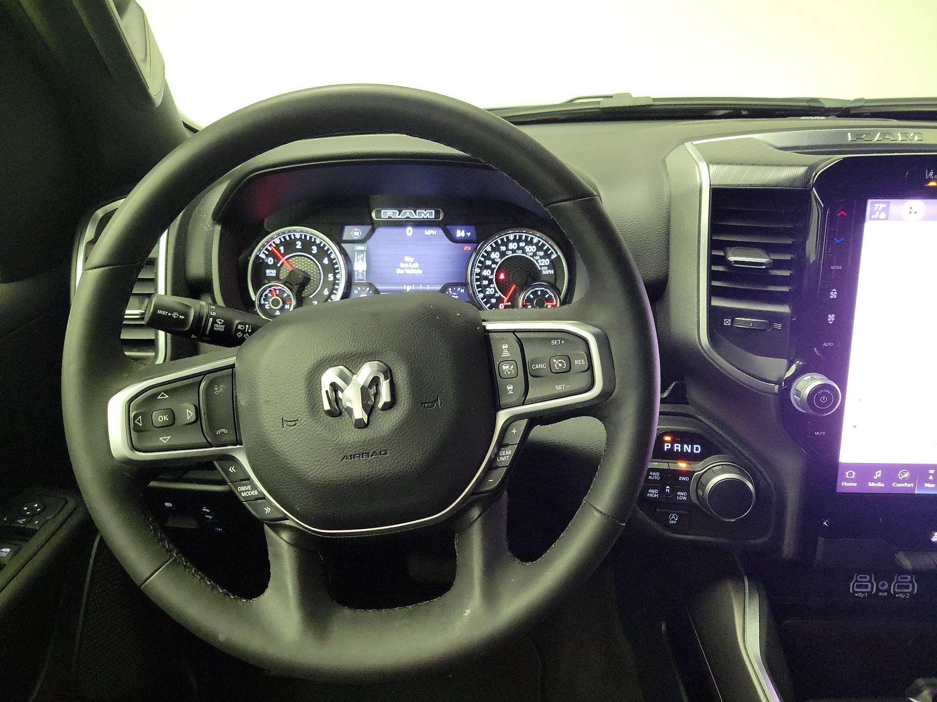 Thumbnail: 2025 RAM 1500 - 10