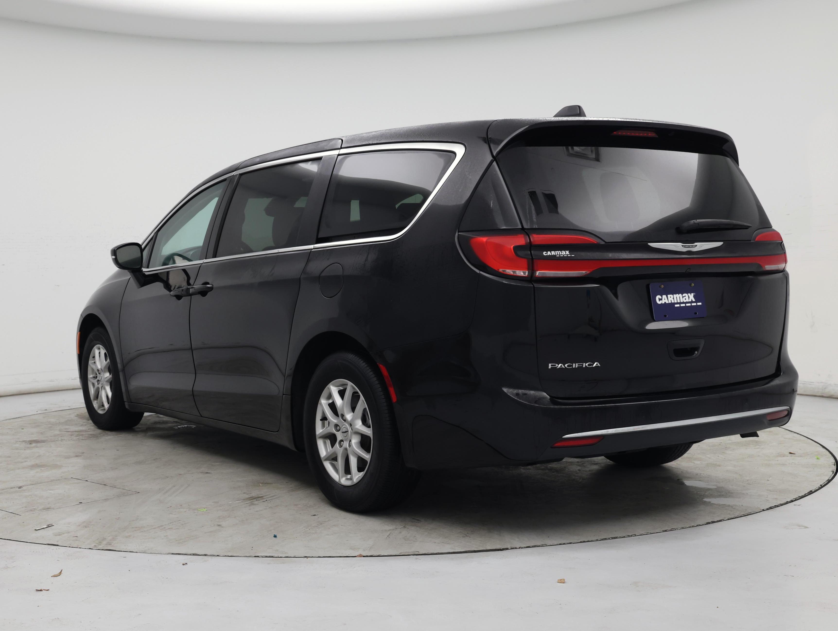 Thumbnail: 2024 Chrysler Pacifica - 2