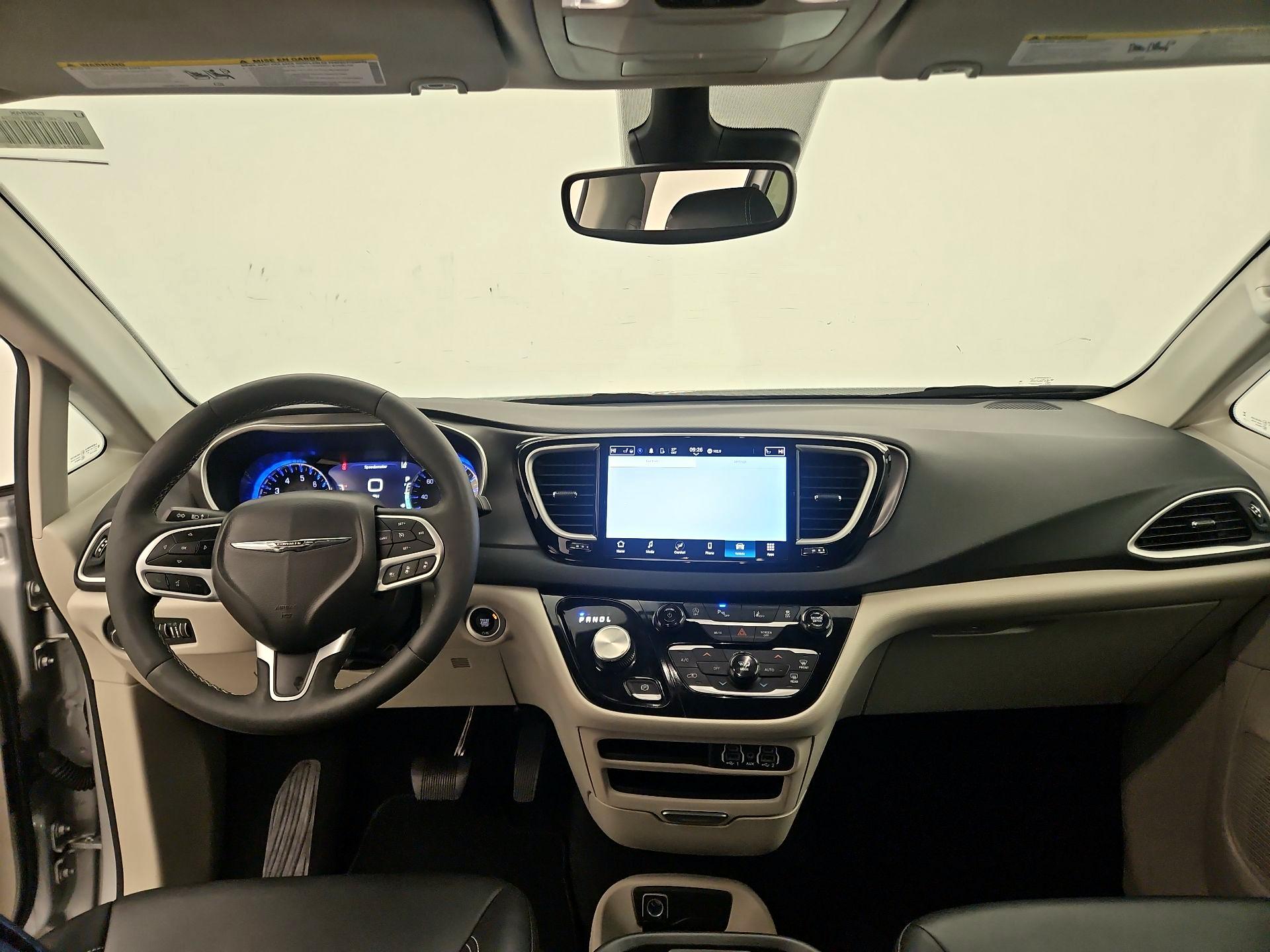 Thumbnail: 2024 Chrysler Pacifica - 9