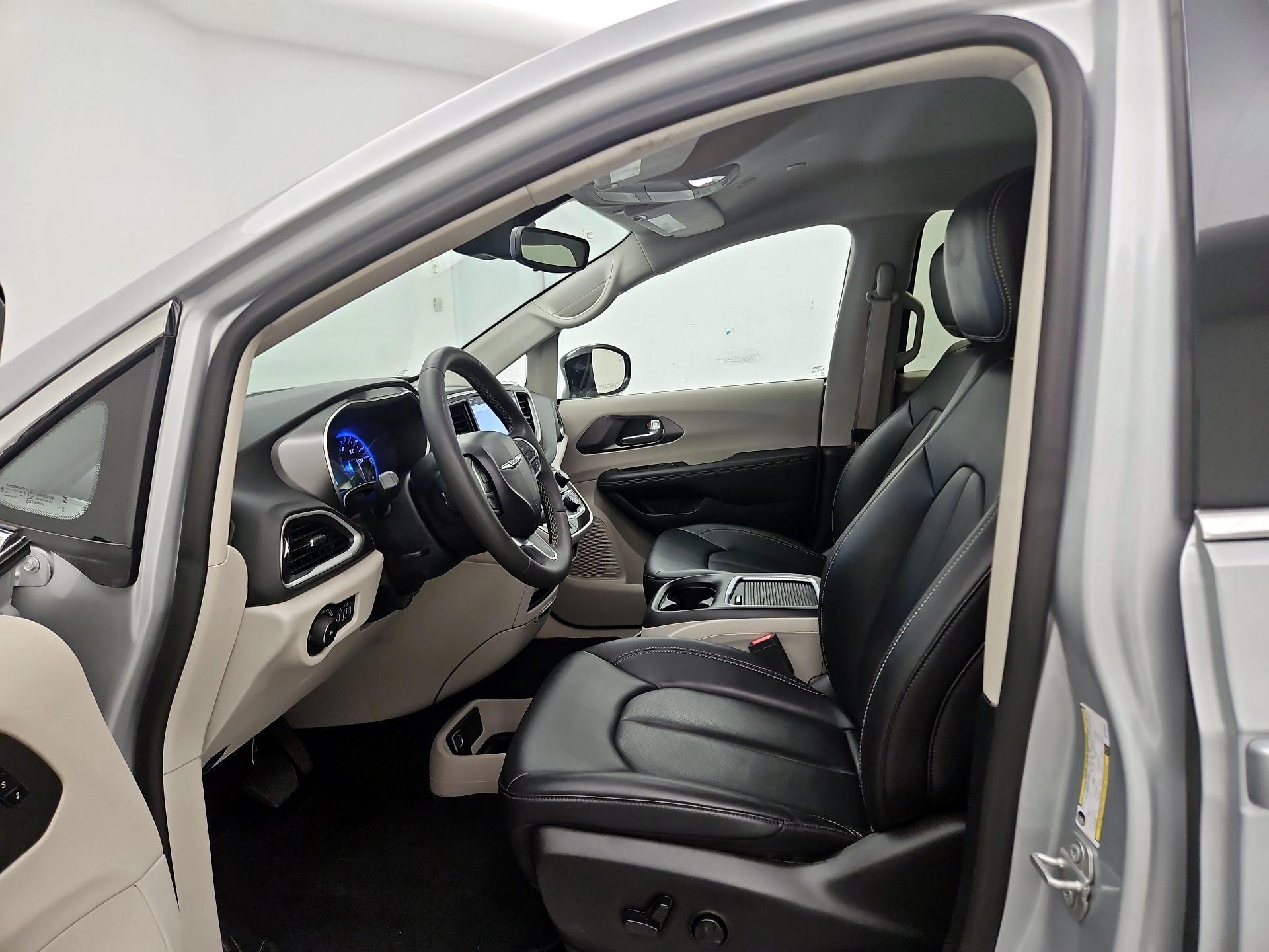 Thumbnail: 2024 Chrysler Pacifica - 11