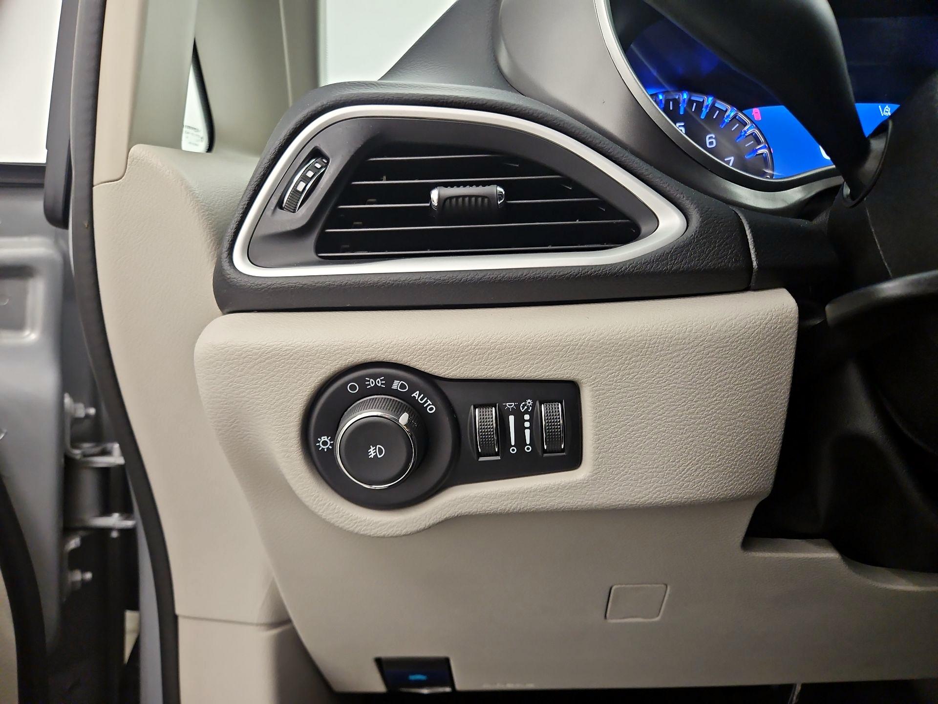 Thumbnail: 2024 Chrysler Pacifica - 13