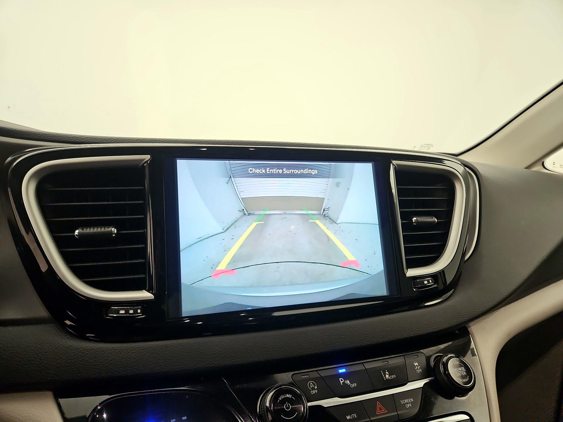 Thumbnail: 2024 Chrysler Pacifica - 14